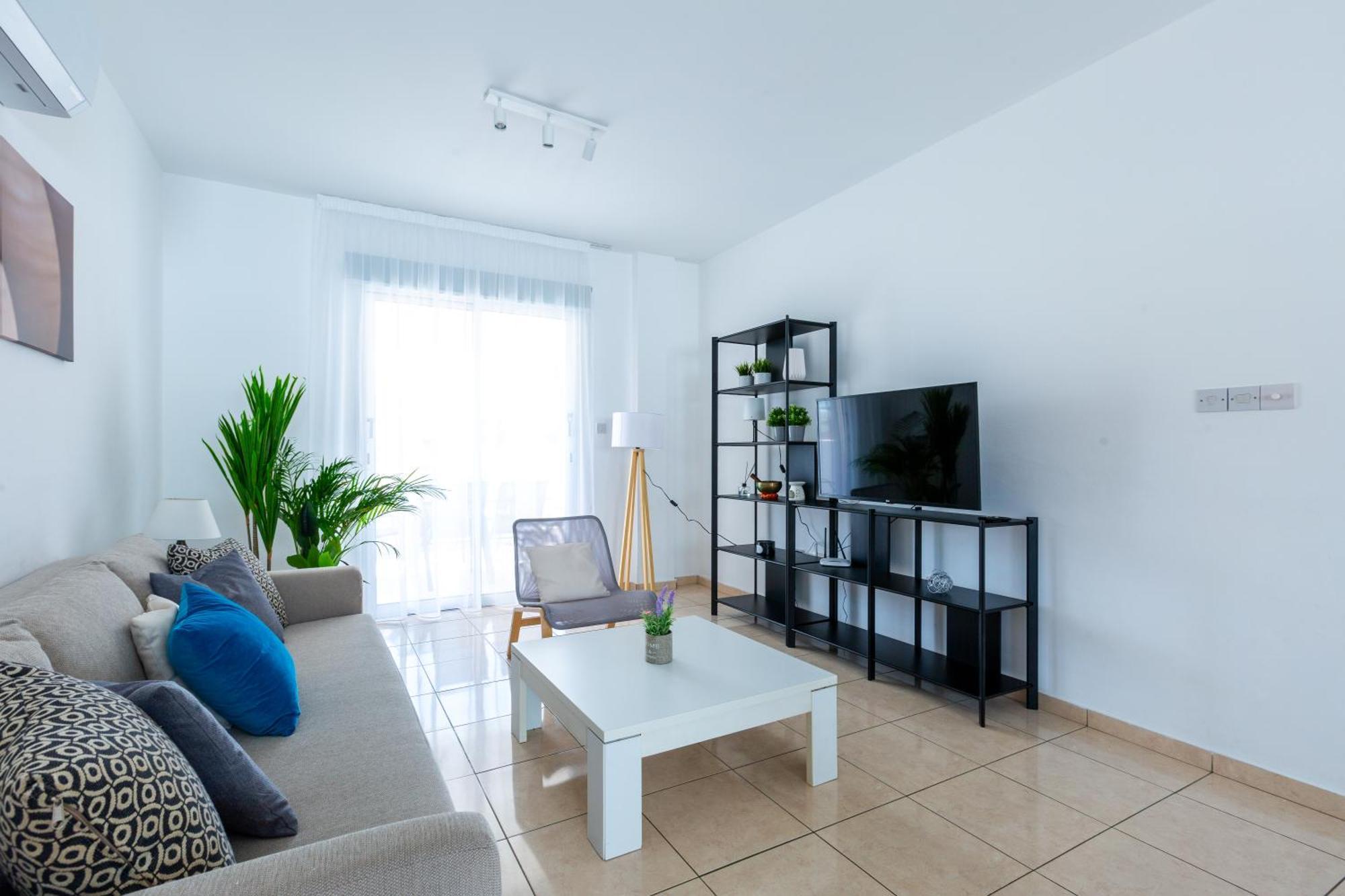 Beautiful 2 Bed In Cyprus Apartment *