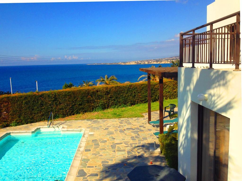 Aura Holiday Villas * Paphos