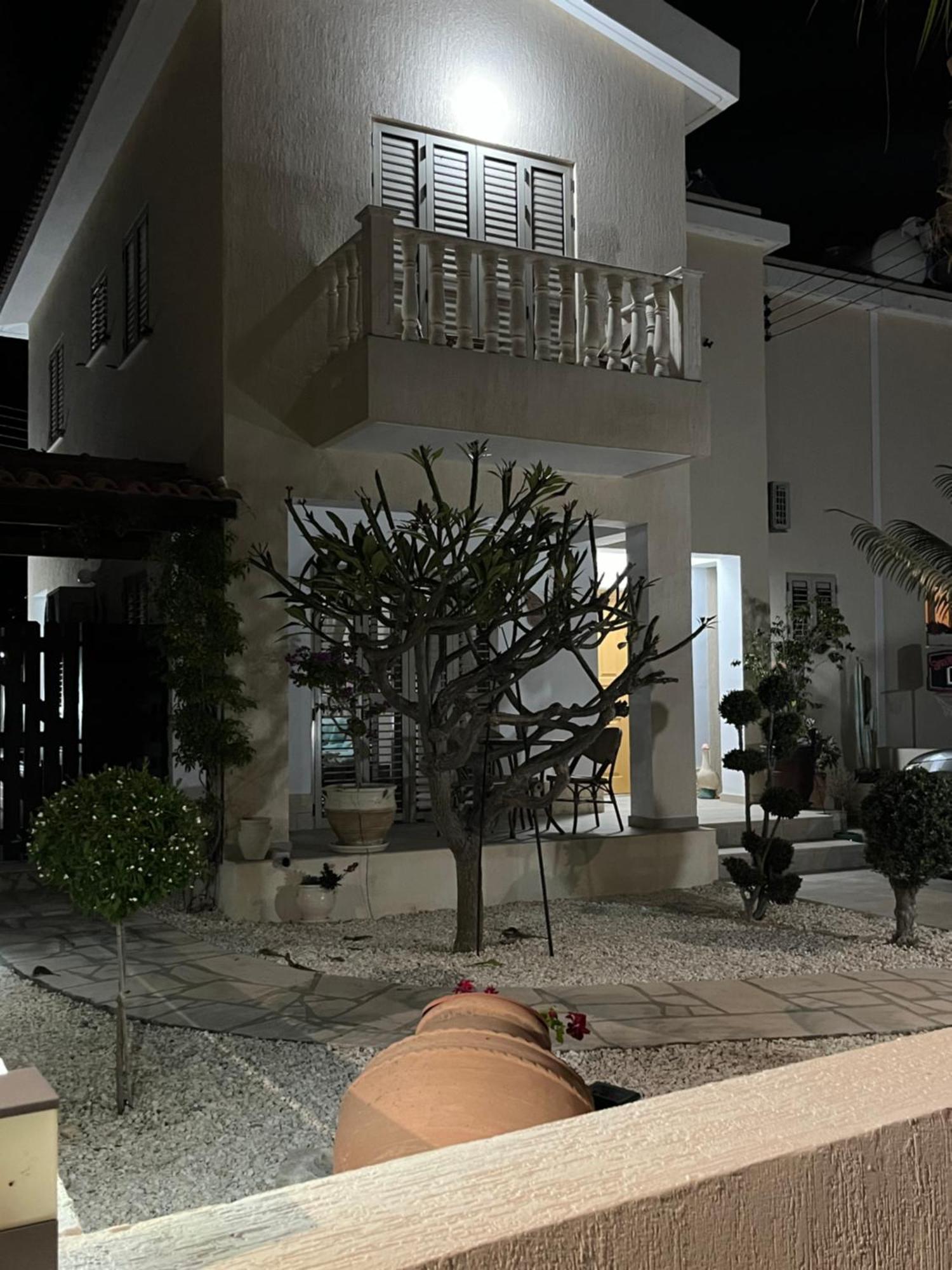 Villa Tala View *