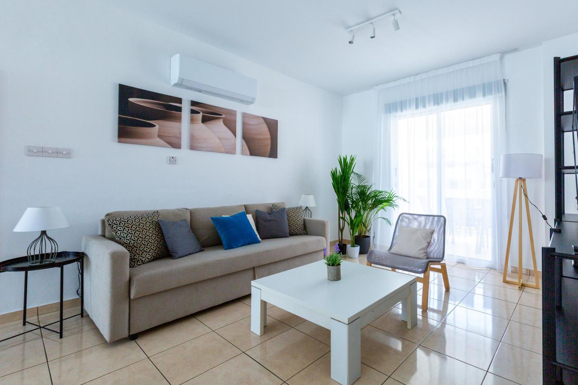 Apartment Just Renovated Beautiful 2 Bed Apartment In Paphos 5 Min Drive To The Beach *