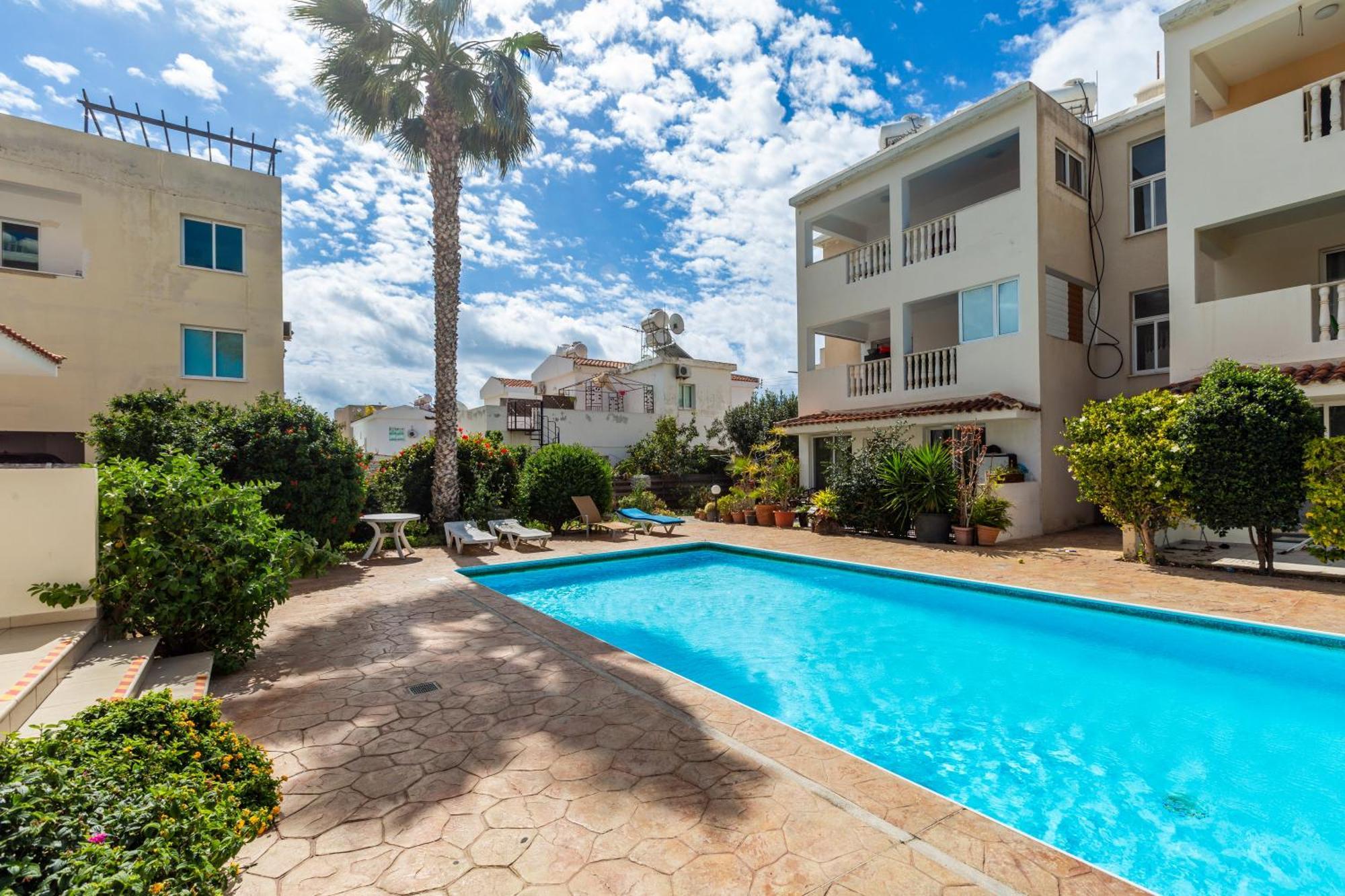 Just Renovated Beautiful 2 Bed Apartment In Paphos 5 Min Drive To The Beach Apartment *