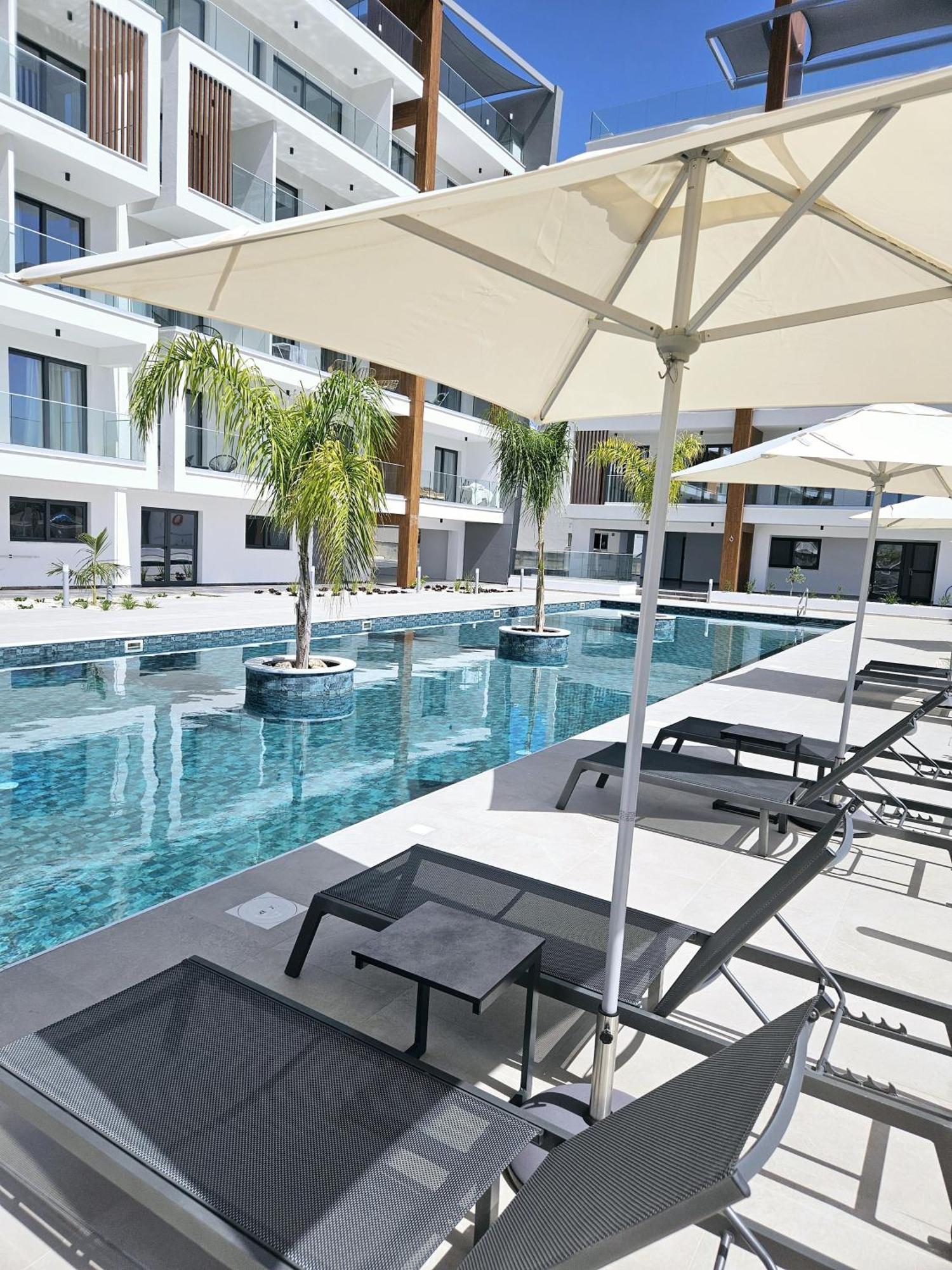 Apartment New, Modern Studio, Universal Residences *
