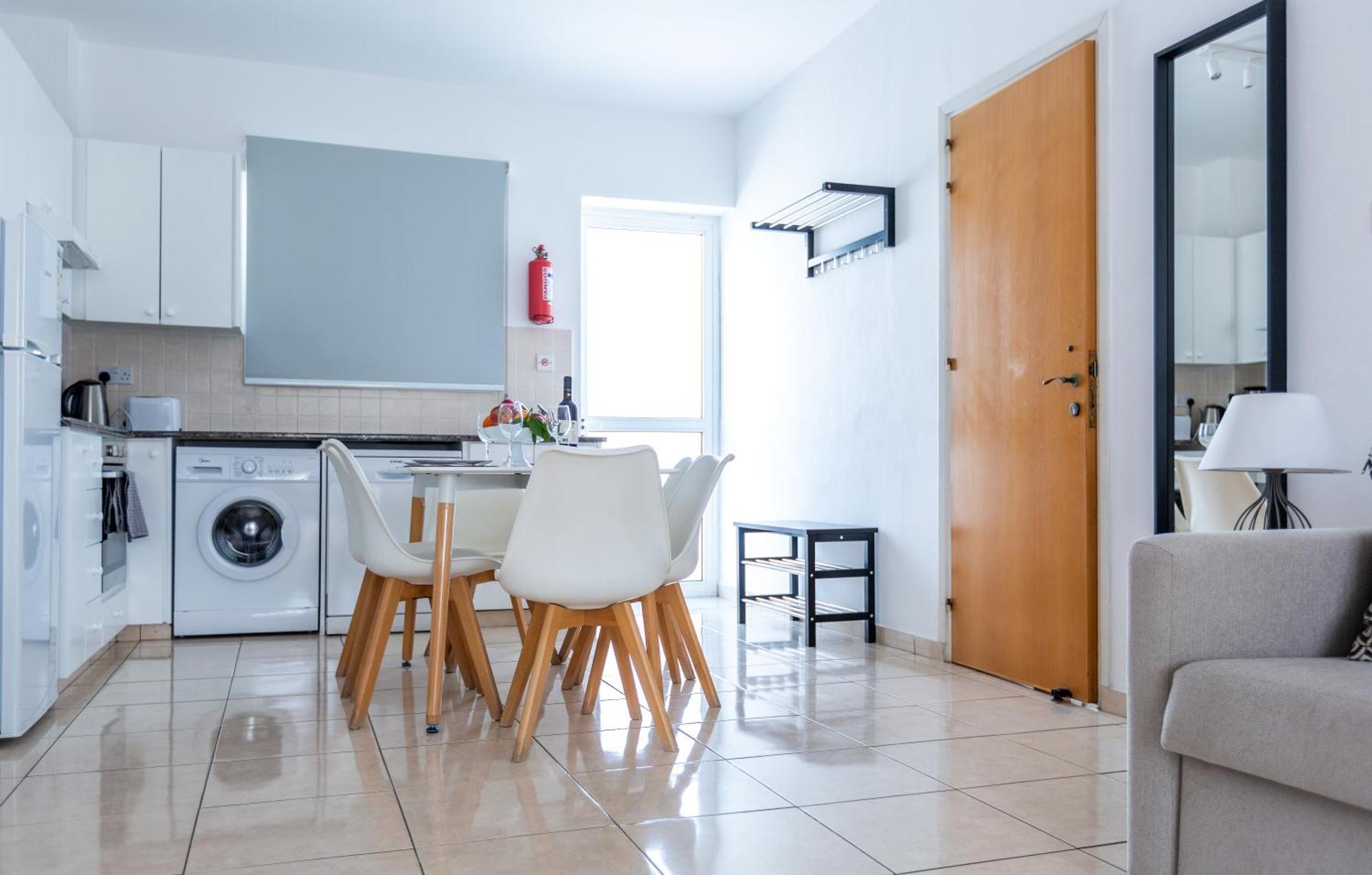 Just Renovated Beautiful 2 Bed Apartment In Paphos 5 Min Drive To The Beach