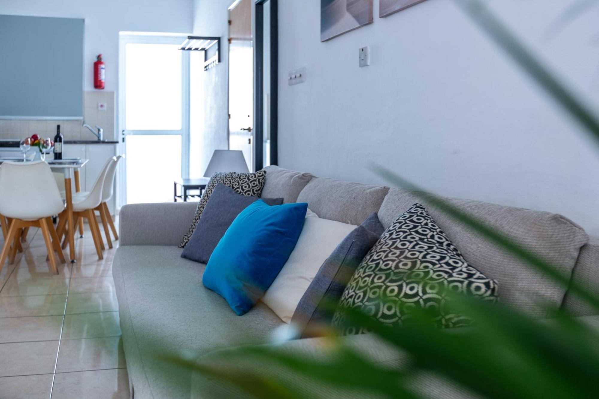 Apartment Just Renovated Beautiful 2 Bed Apartment In Paphos 5 Min Drive To The Beach