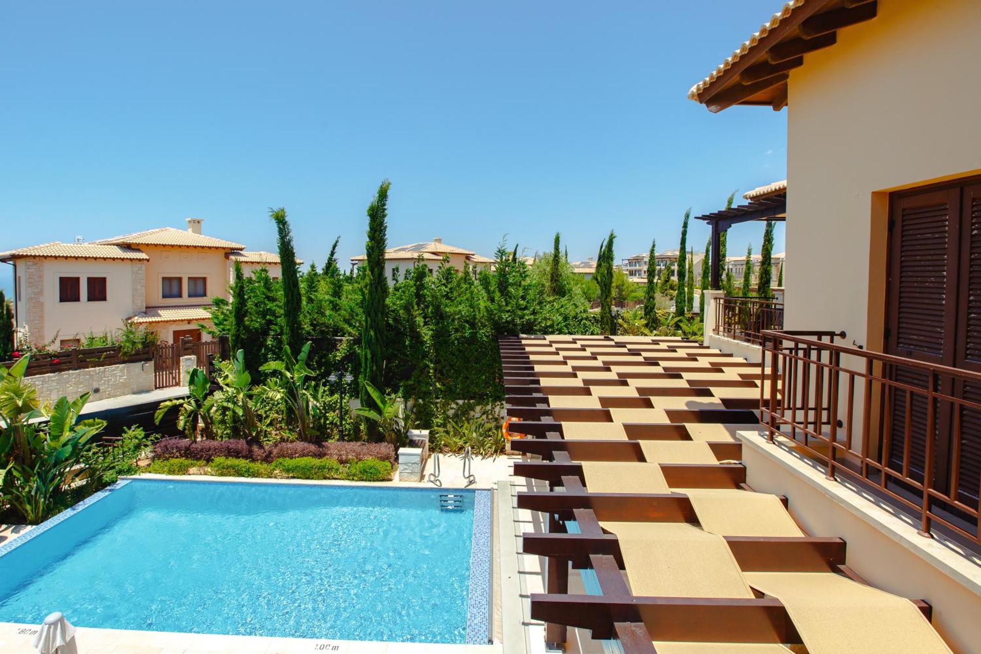 Villa Luxury Aj 06 With Private Heated Pool *