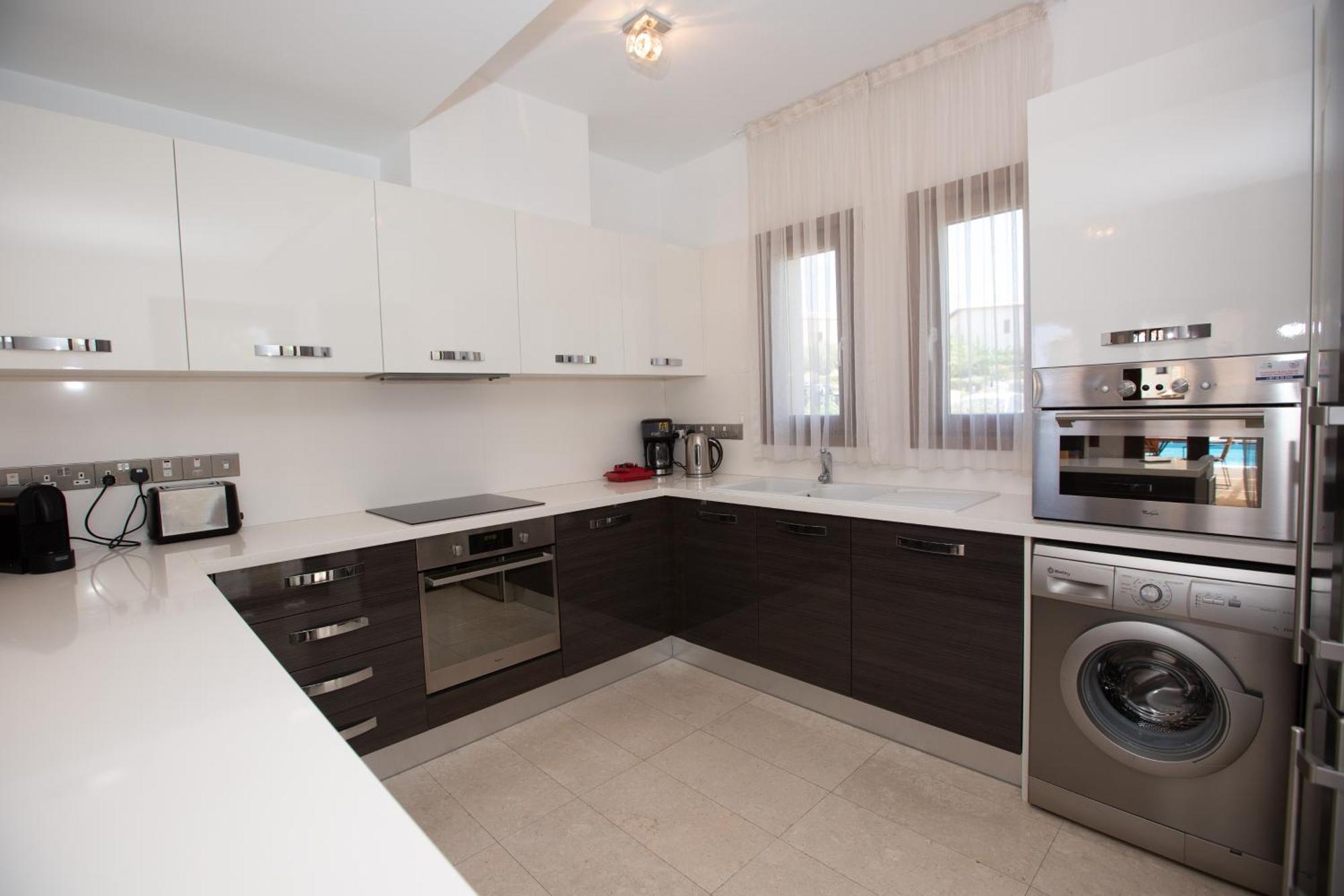 Luxury Aj 06 With Private Heated Pool * Paphos