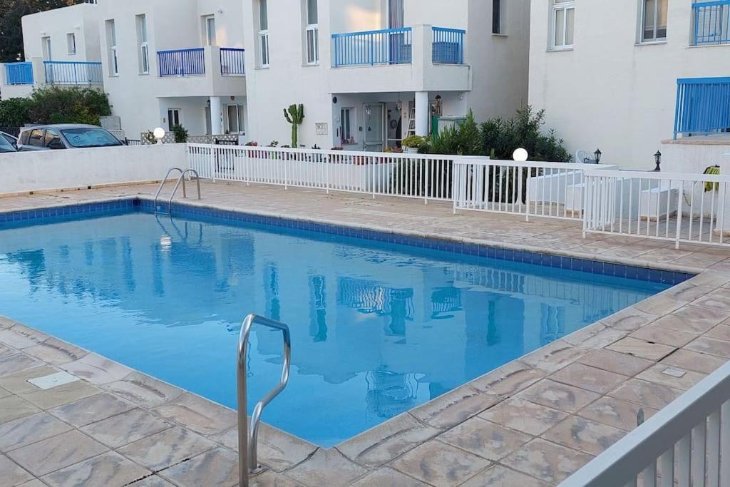 Apartment Rhodes Gardens Paphos