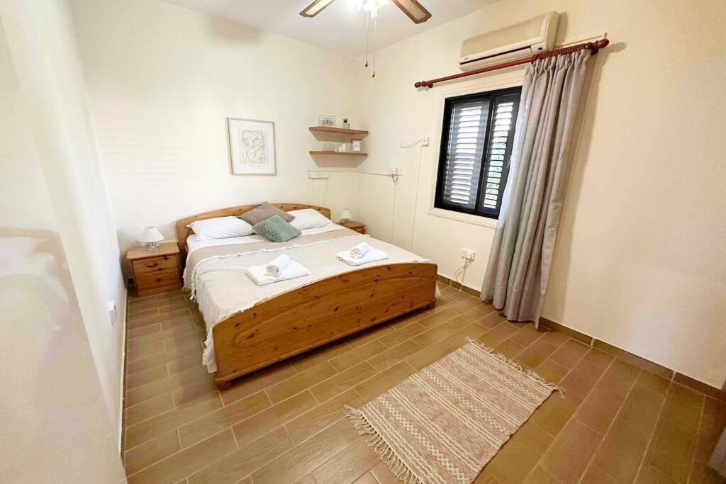 Ground With Master Bedroom And Twin Bedroom *