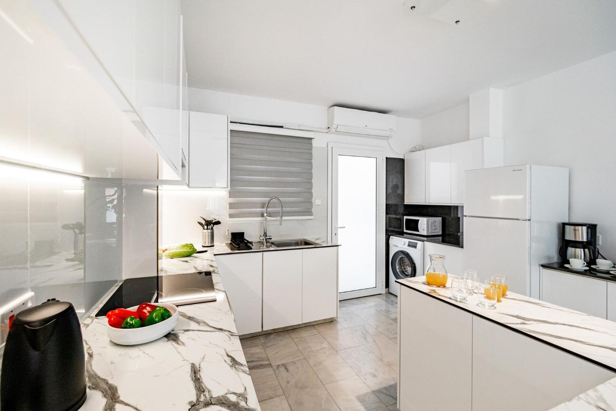 Luxurious One Maisonette By Ezoria Pousada Paphos