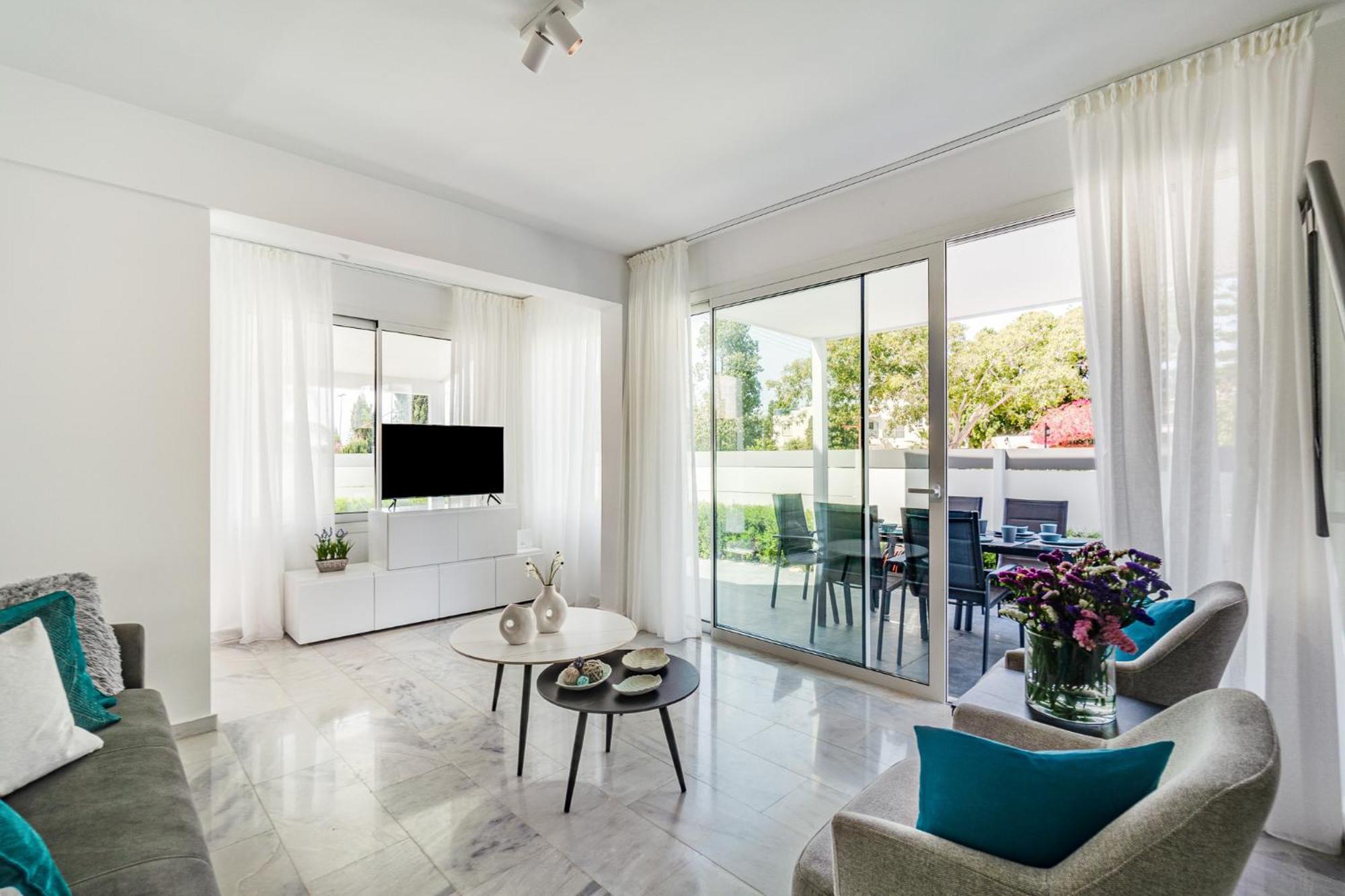 Luxurious One Maisonette By Ezoria Paphos