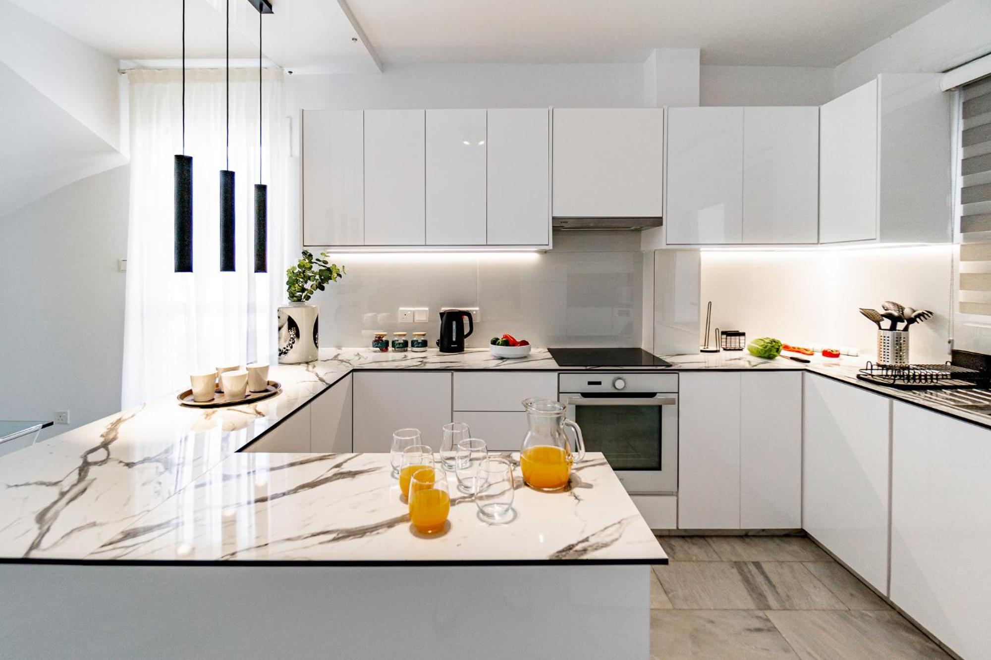 Luxurious One Maisonette By Ezoria