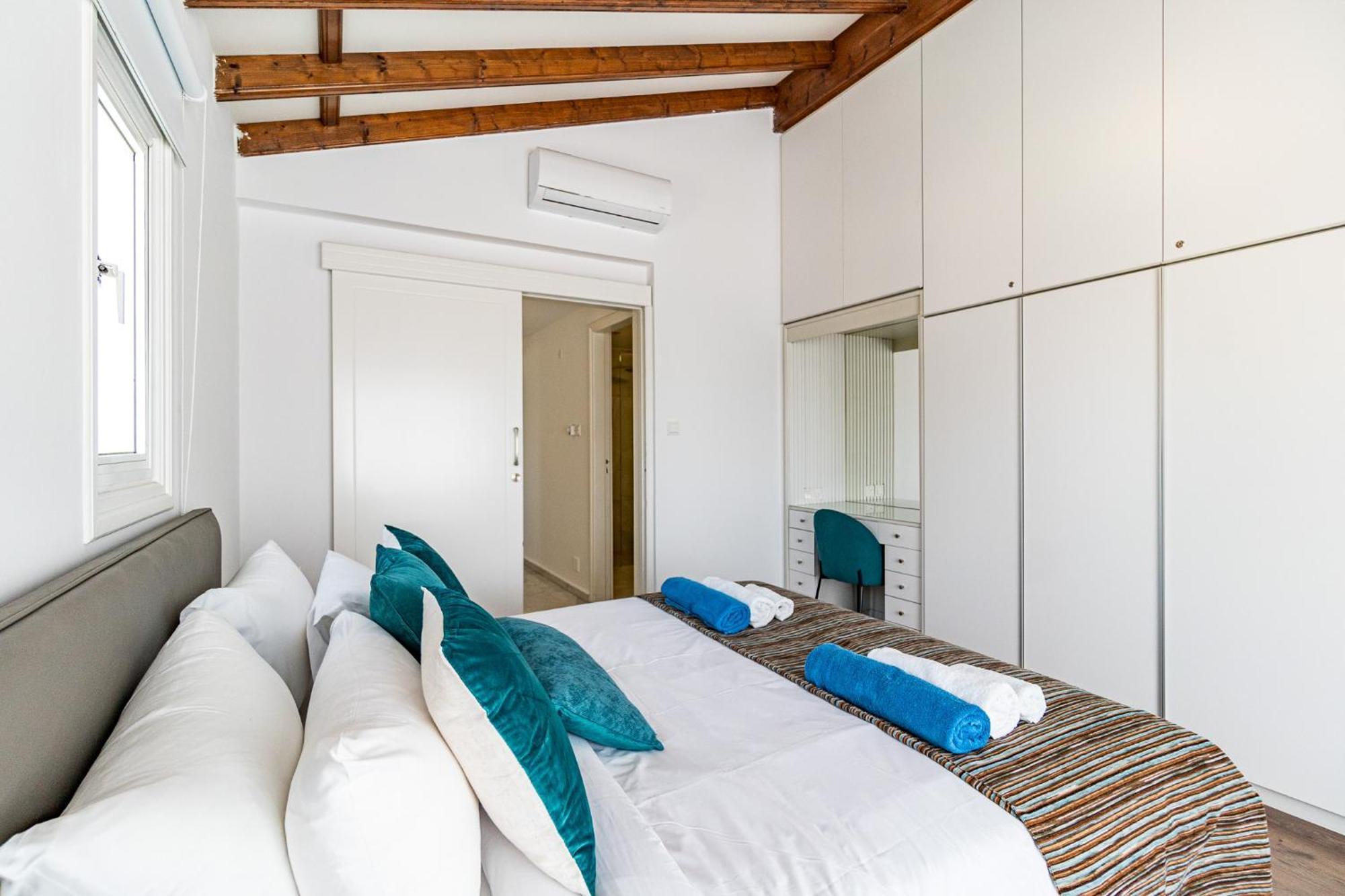 Luxurious One Maisonette By Ezoria Paphos