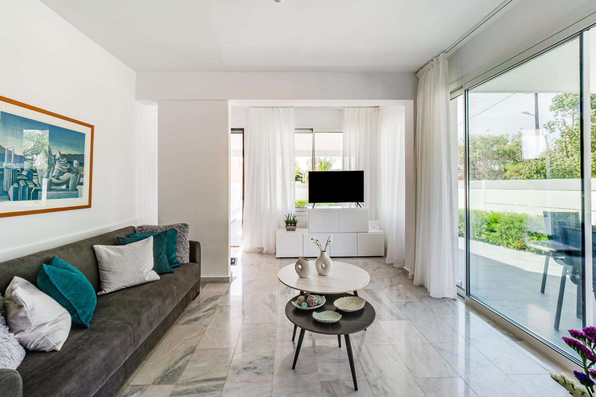 Luxurious One Maisonette By Ezoria *