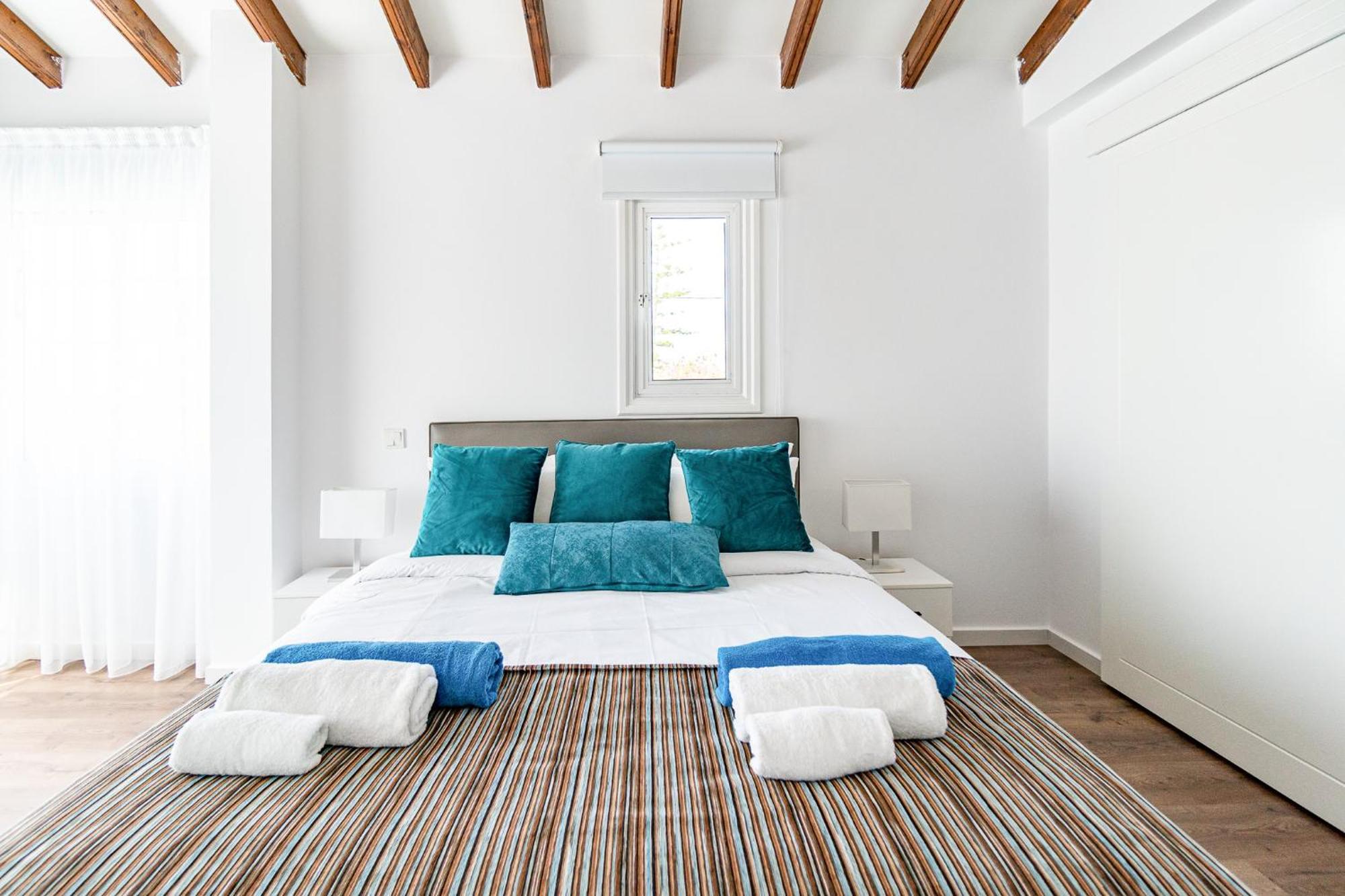 Luxurious One Maisonette By Ezoria Paphos