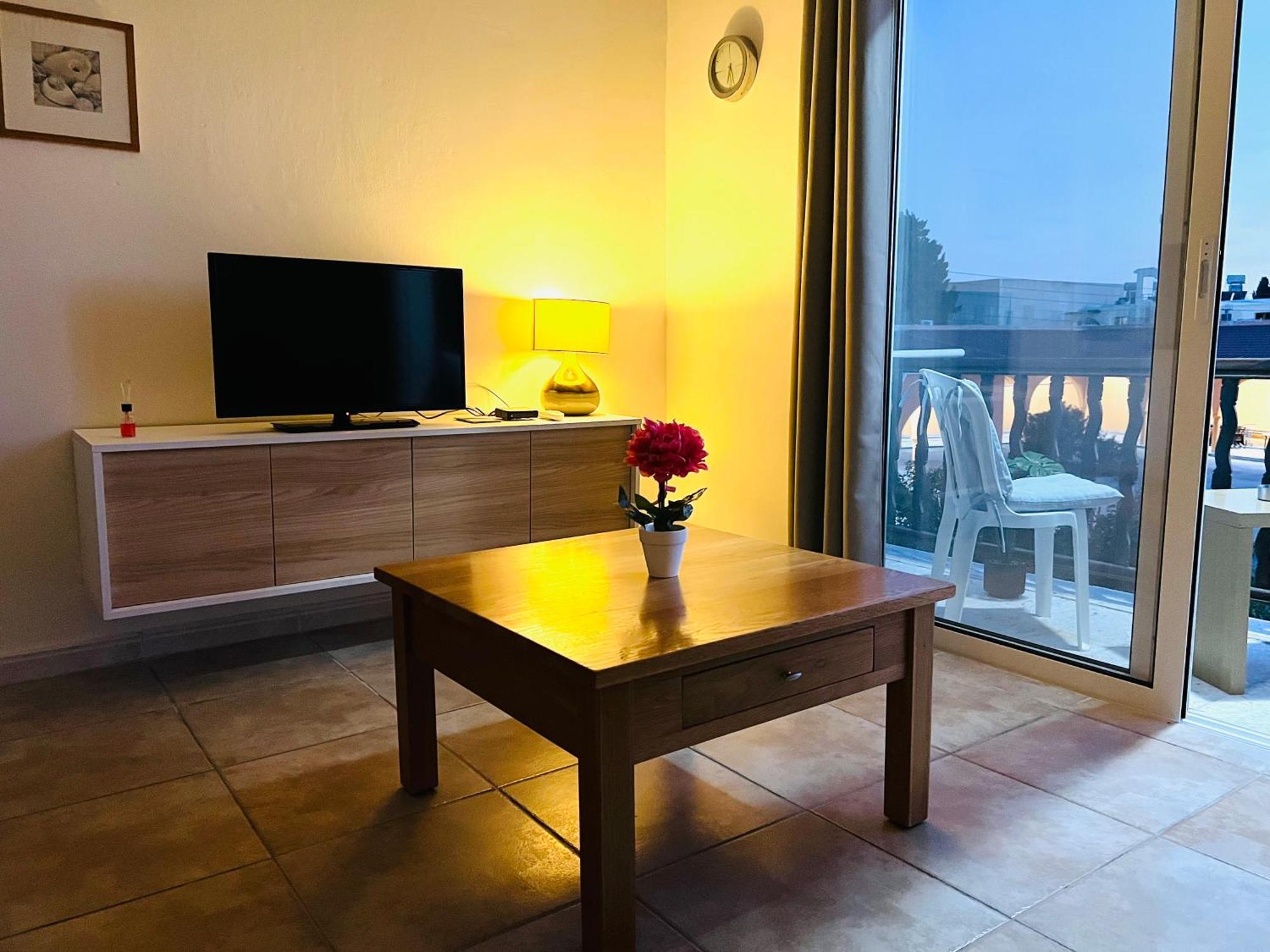 Cosy Sunny One Bedroom Apartment