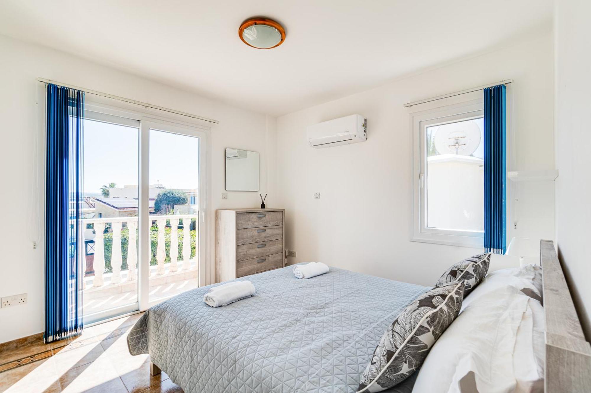 Corallia By Ezoria * Paphos