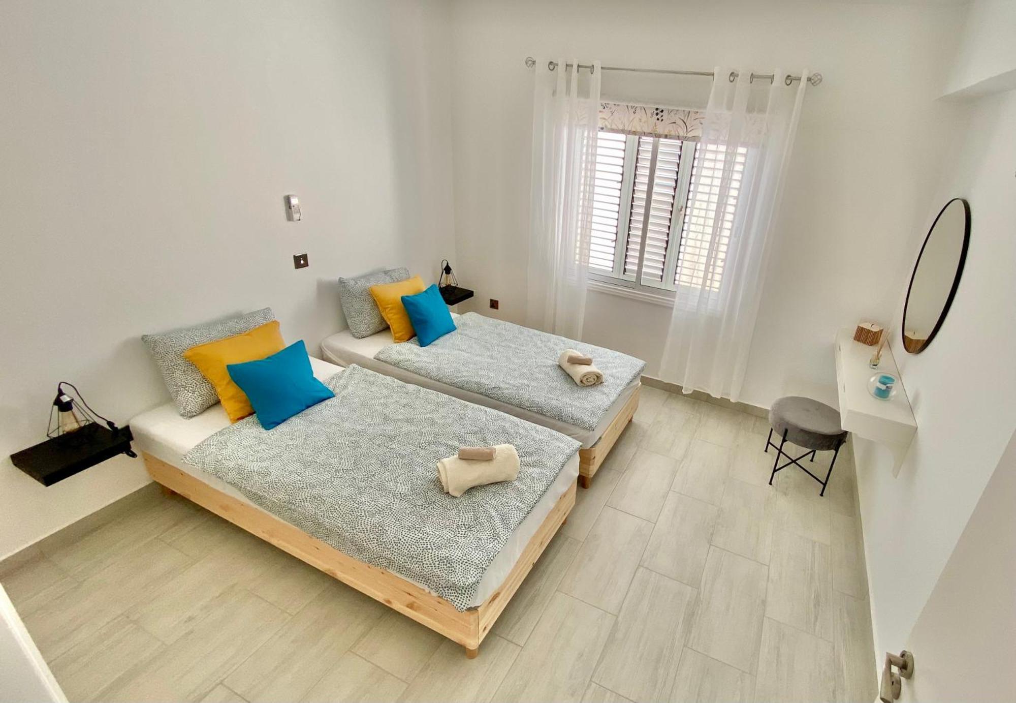 Deluxe Limnaria 155 Apartment Paphos
