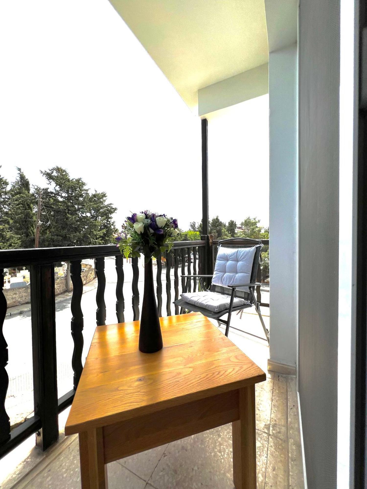 Cosy Sunny One Bedroom Apartment