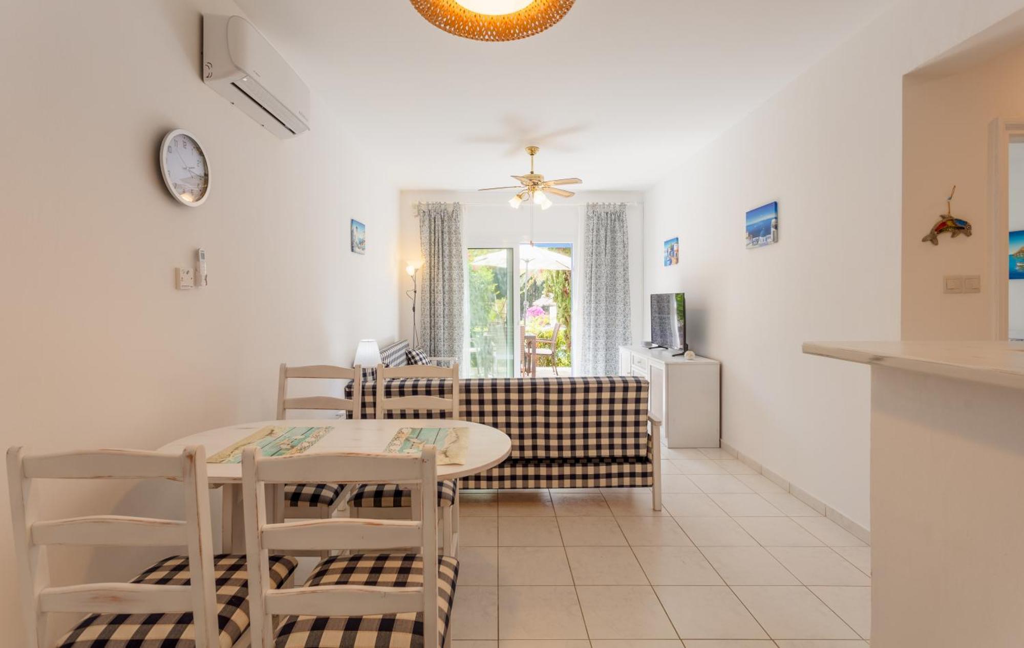 Apartment Regina Gardens Lovely