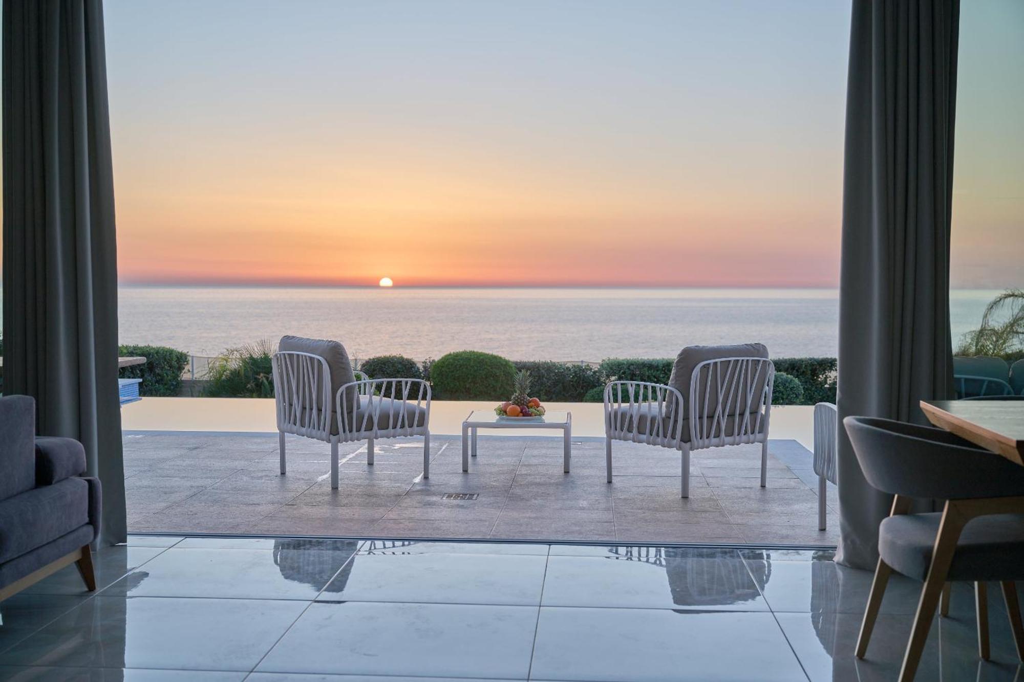 Olymp Luxury D - Luxury Escape With Direct Access And Unique Sunsets