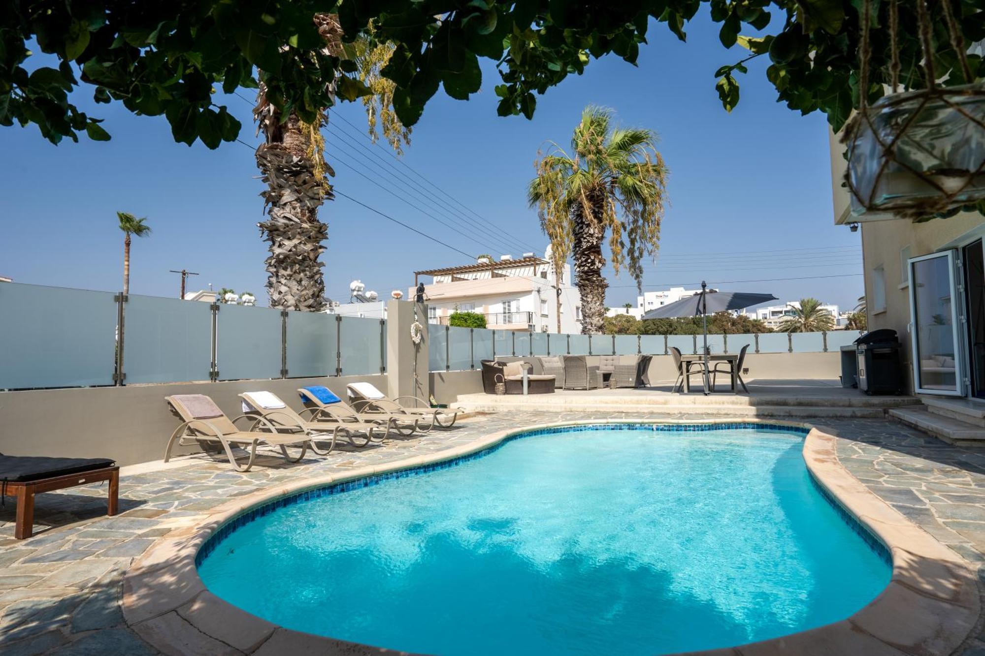 Lighthouse Pool *