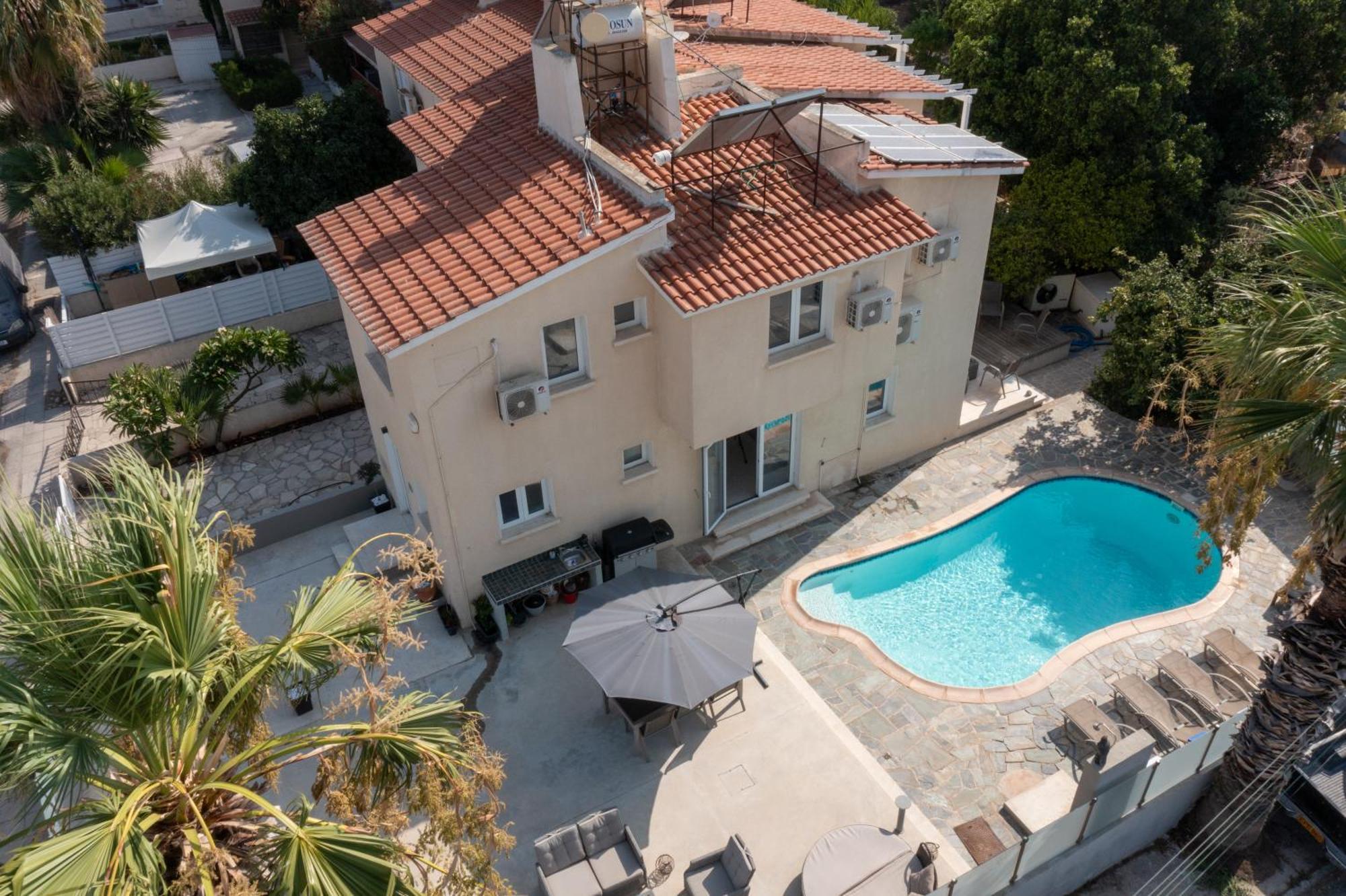 Lighthouse Pool *