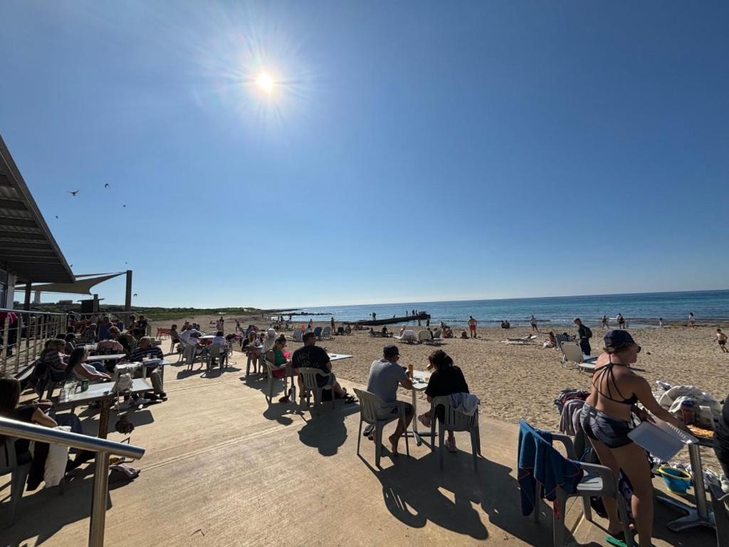 Apartment Faros Seabreeze 1b, Pool, Seaside,