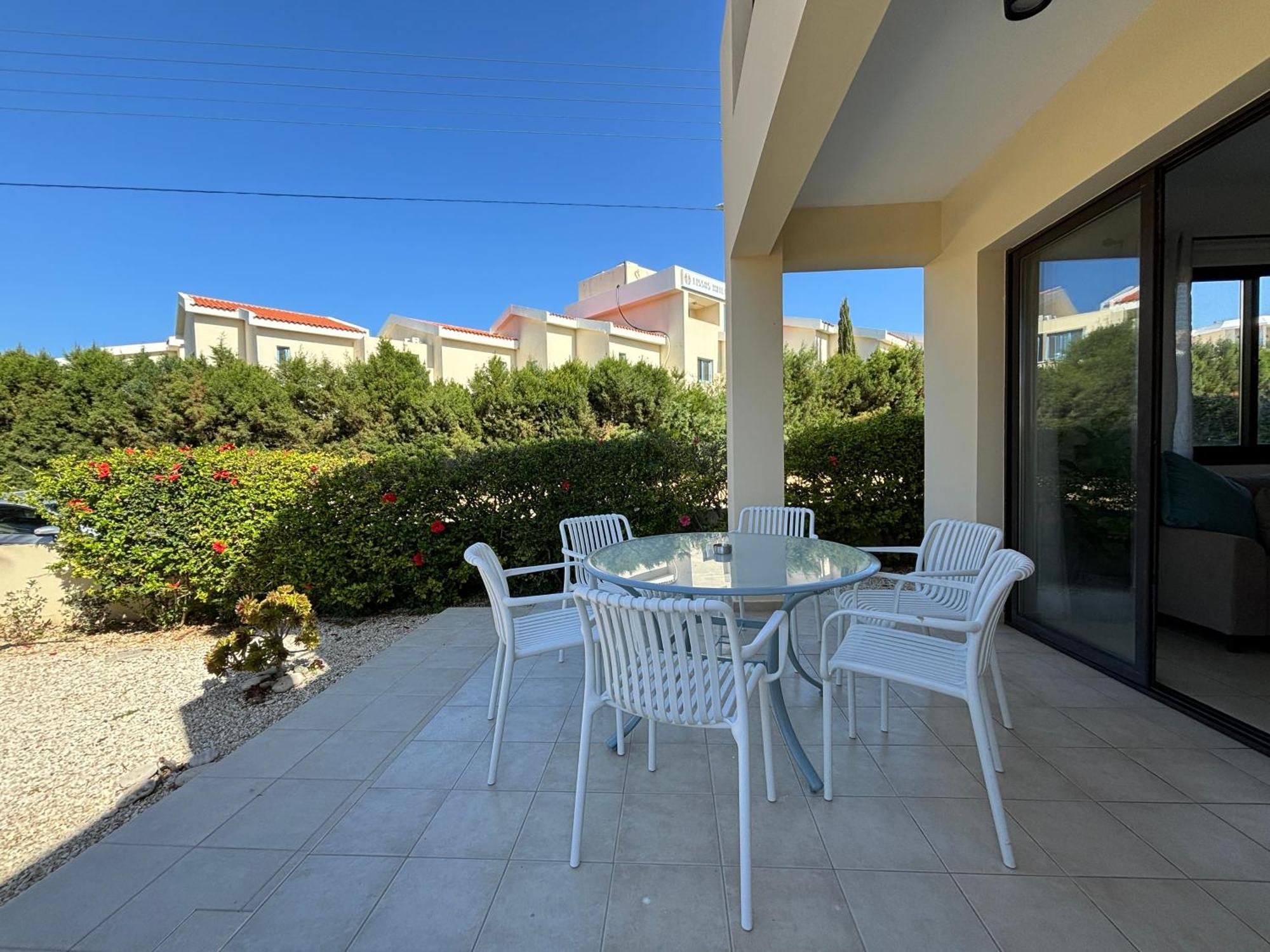 Faros Seabreeze 1b, Pool, Seaside, Apartment Paphos