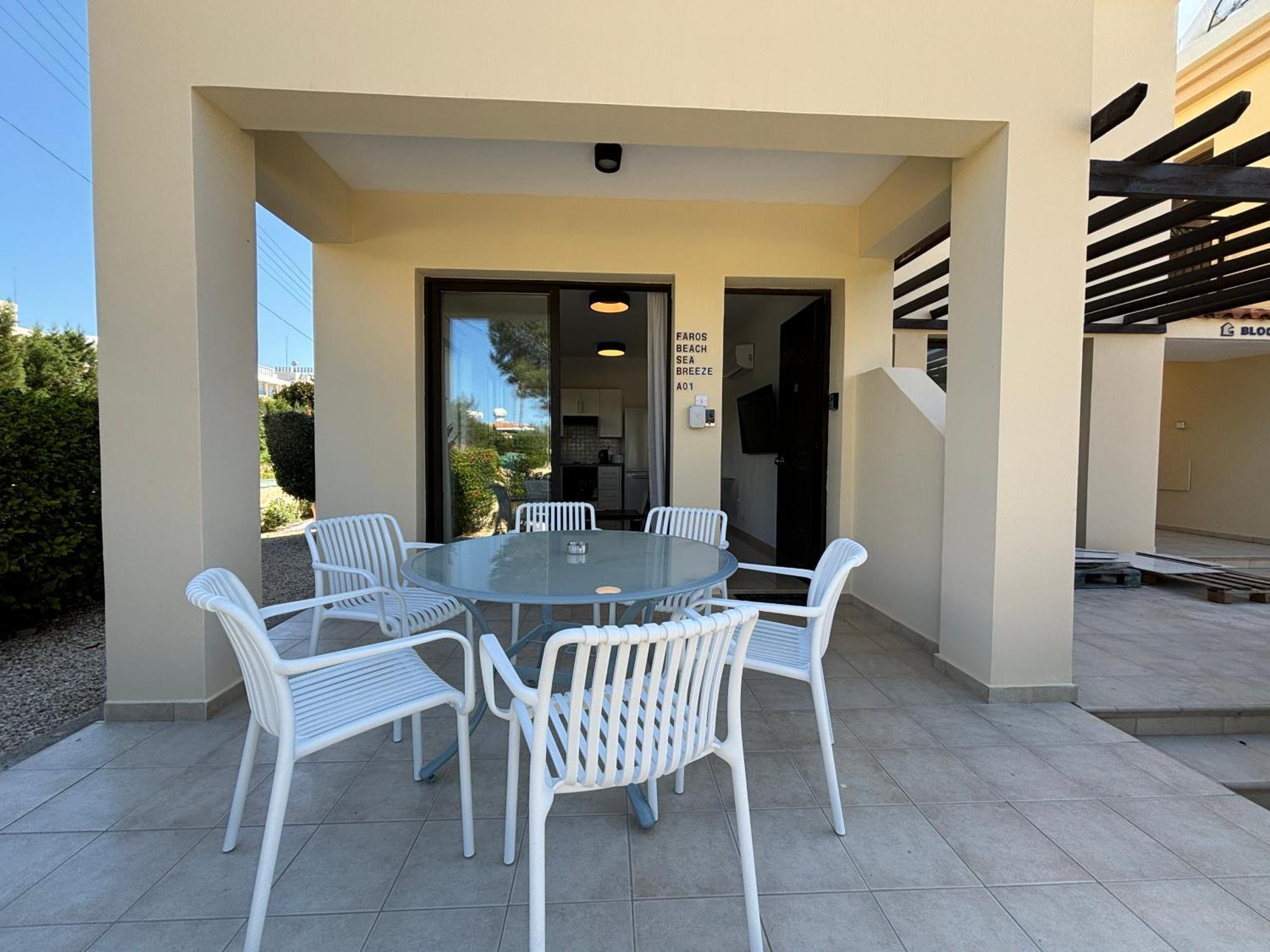 Apartment Faros Seabreeze 1b, Pool, Seaside, Paphos