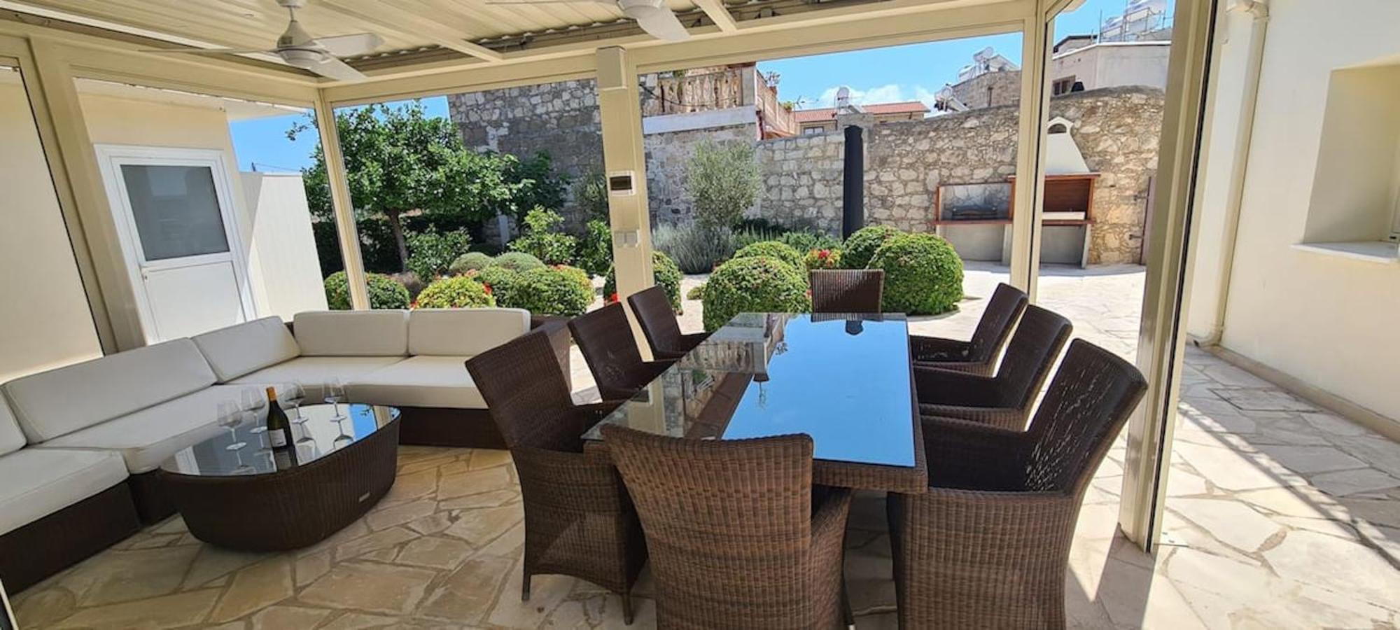 Neo Chorio Town House Villa *