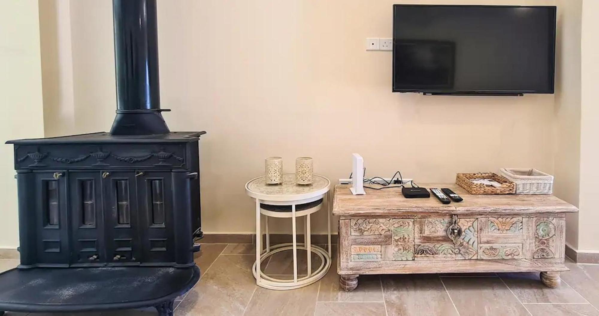 Neo Chorio Town House