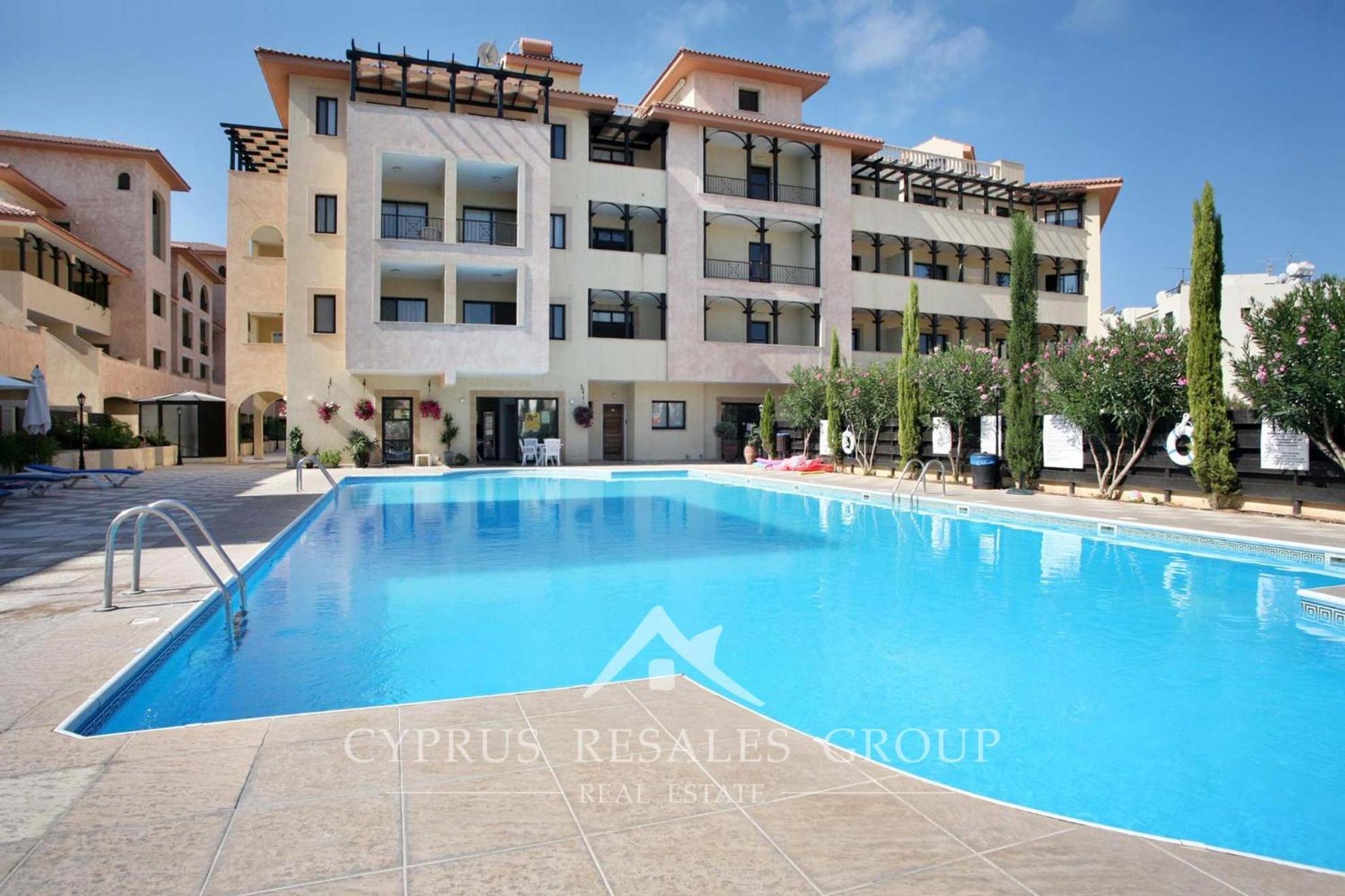 Apartment Pool Side 2 Bedroom Queens Gardens Complex Paphos