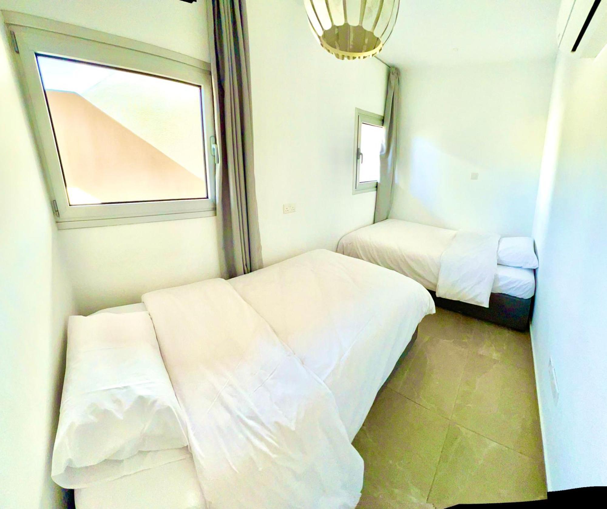 Apartment Seaside Escape - Charming Sunlit 2br Flat Paphos