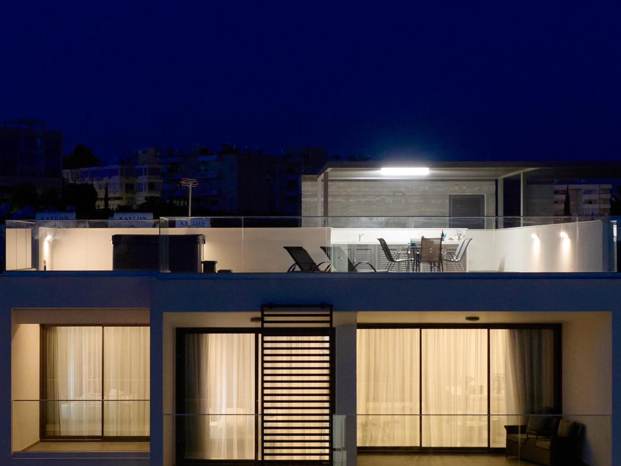 Apartment Rooftop With Jacuzzi Paphos