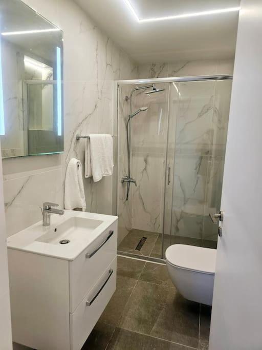 Apartment Deluxe *