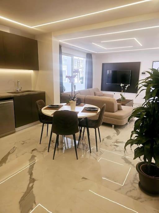Deluxe Apartment *
