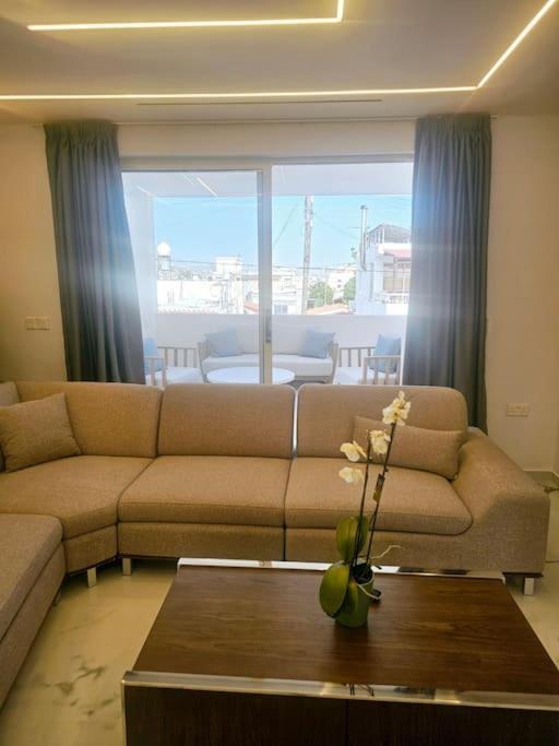 Apartment Deluxe *