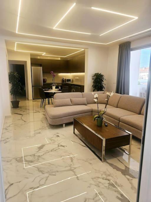 Deluxe Apartment *