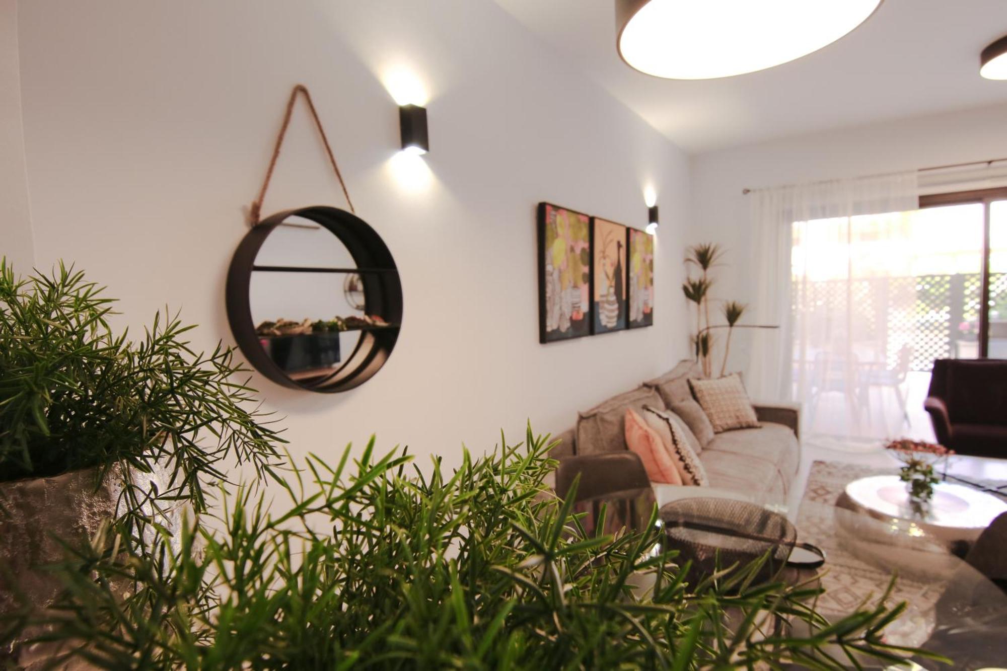 Phaedrus Living Queens Gardens Luxury Arthouse Holiday home