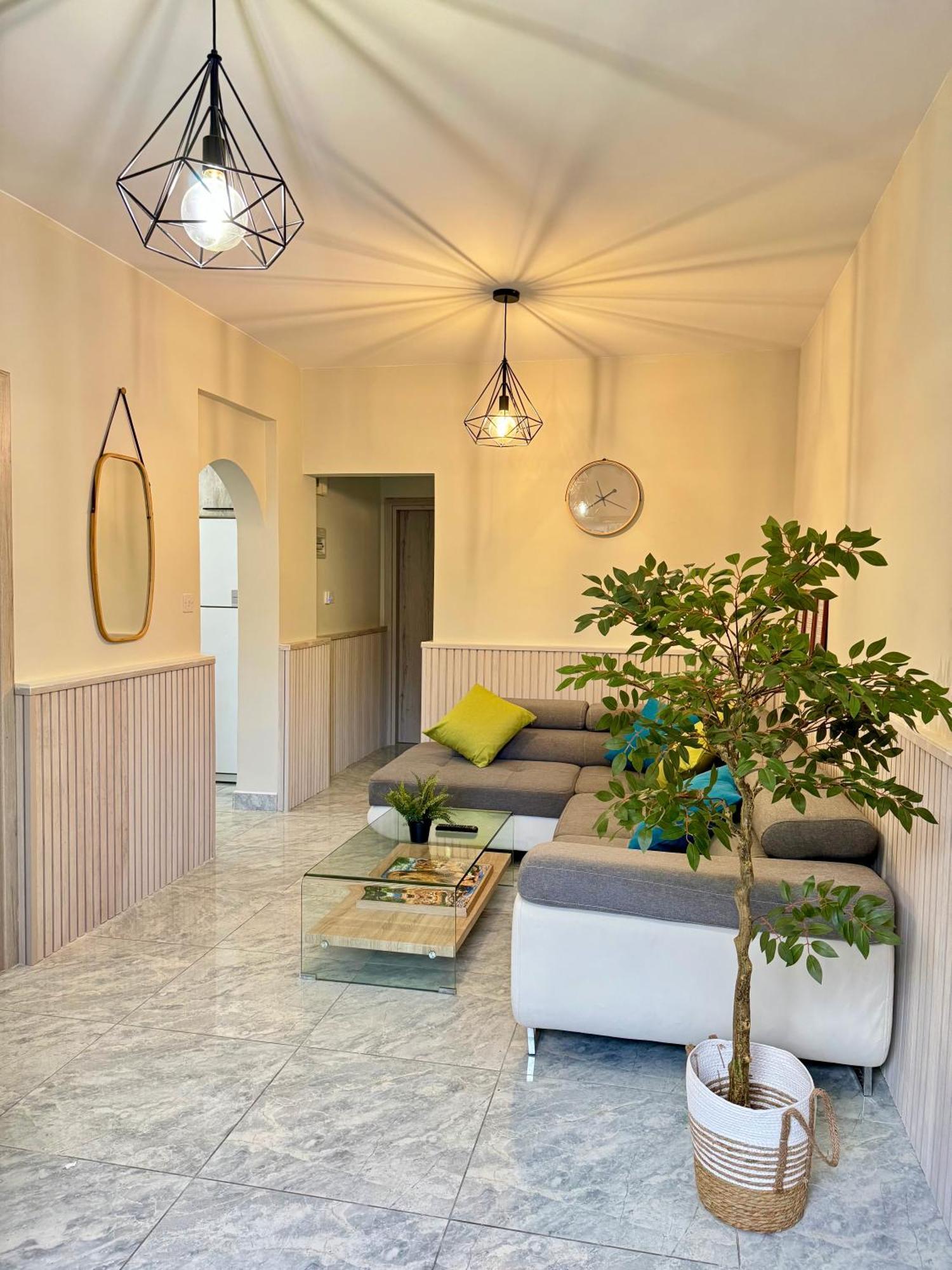 Apartment Dub House *