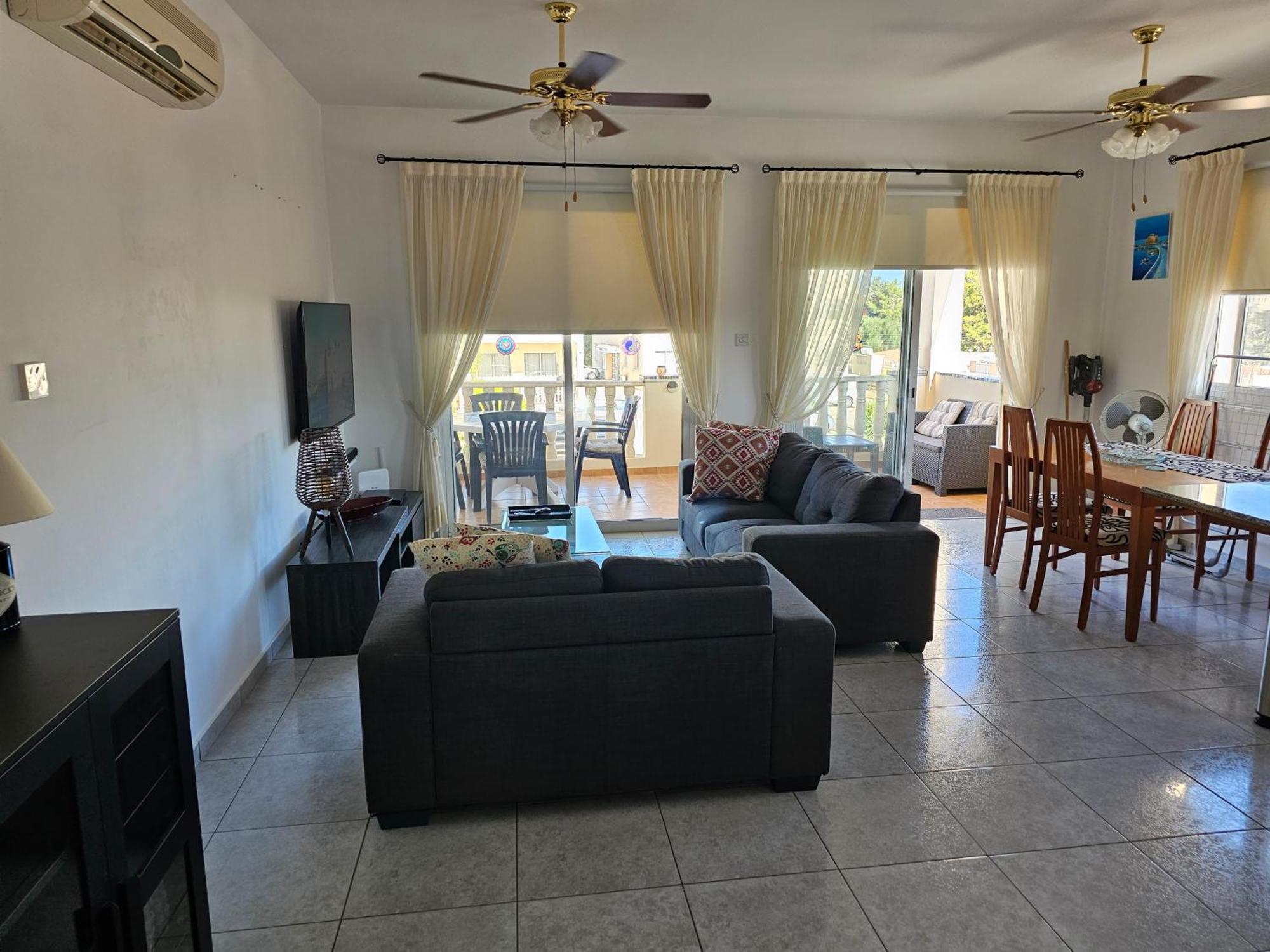 Apartment Beautiful 2 Bedrooms By The Pool *