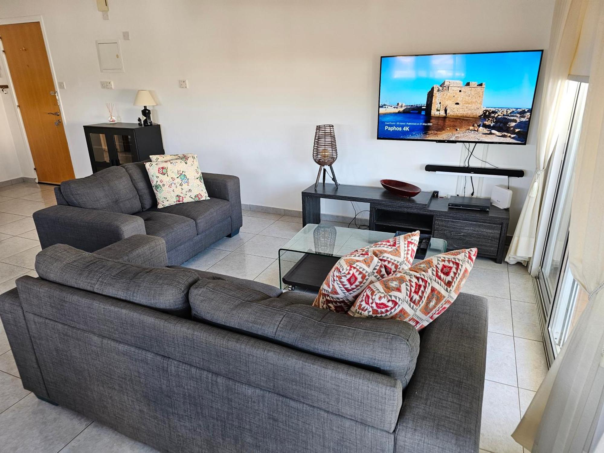 Beautiful 2 Bedrooms By The Pool Paphos