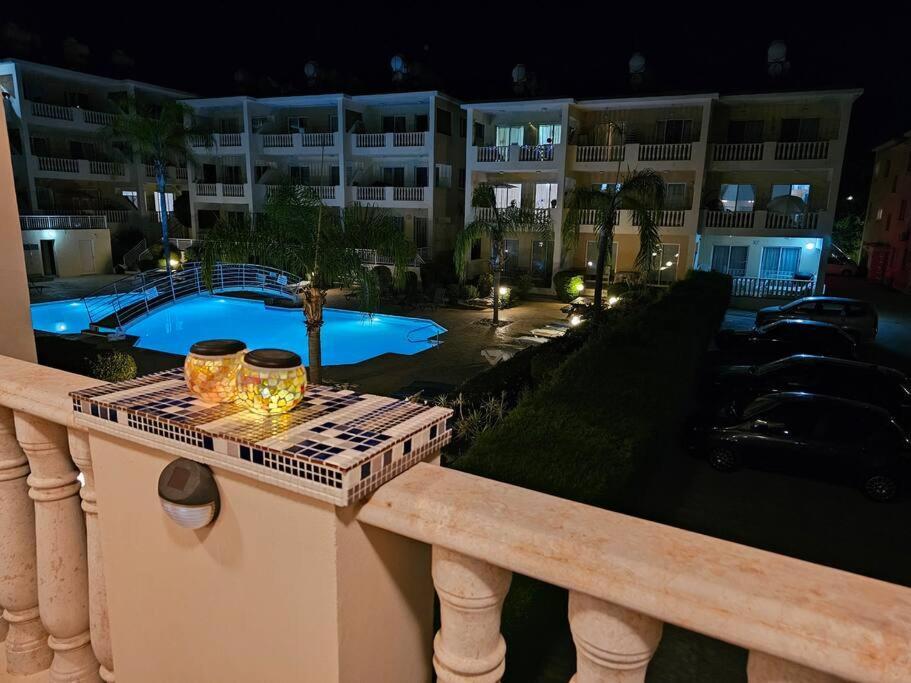 Apartment Beautiful 2 Bedrooms By The Pool