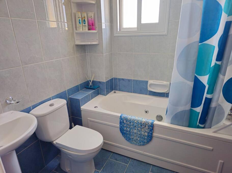 Apartment Beautiful 2 Bedrooms By The Pool *