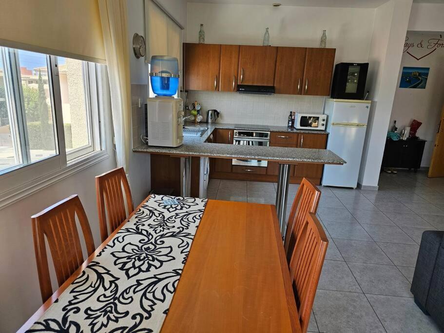 Beautiful 2 Bedrooms By The Pool Paphos
