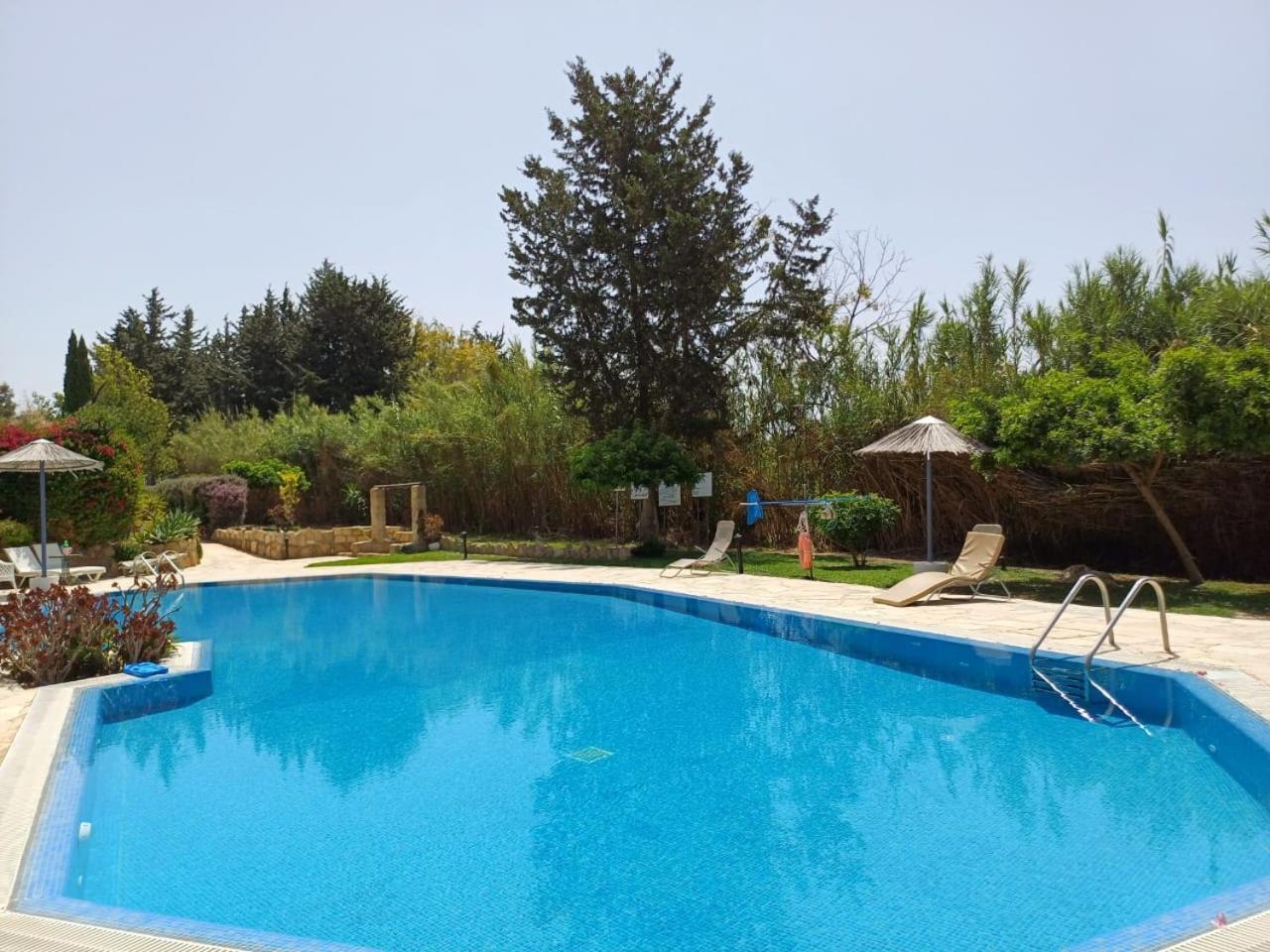 Paradise Gardens - Superb Large 3 Bed 2 Bath