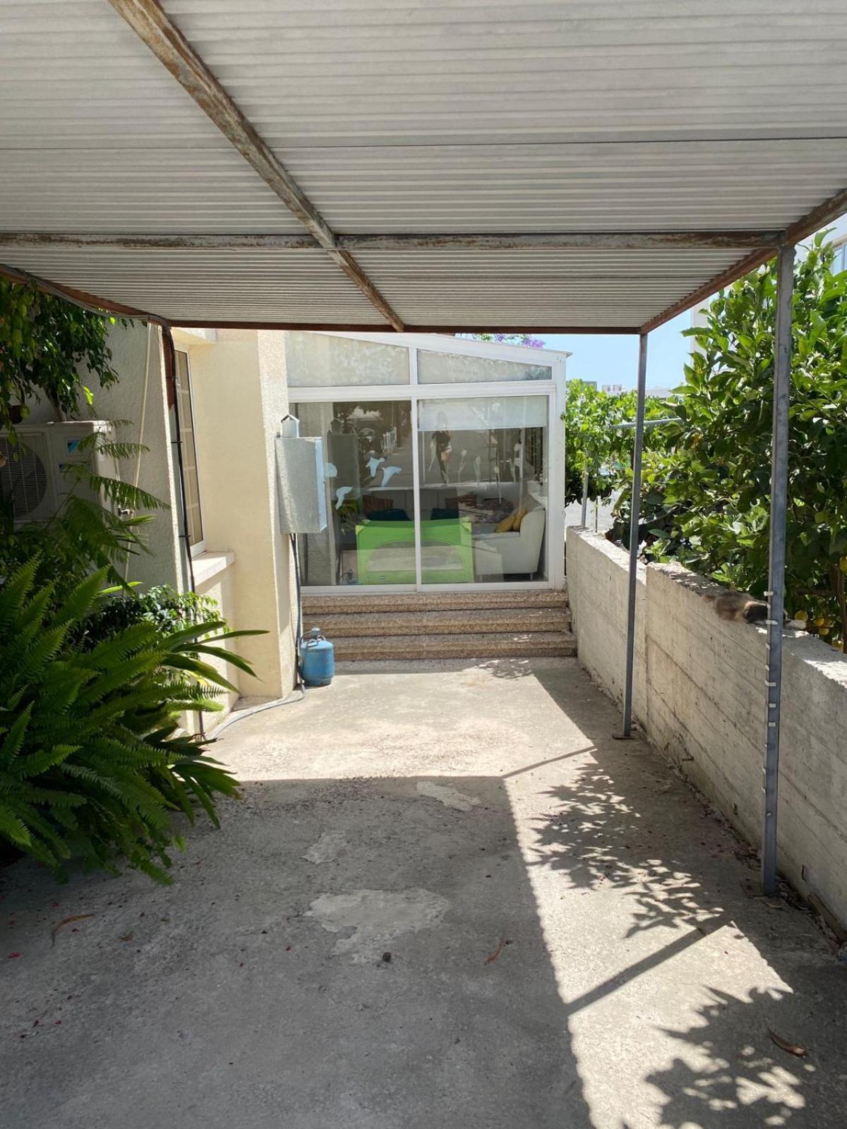Three Bedroom With Fireplace And Piano *