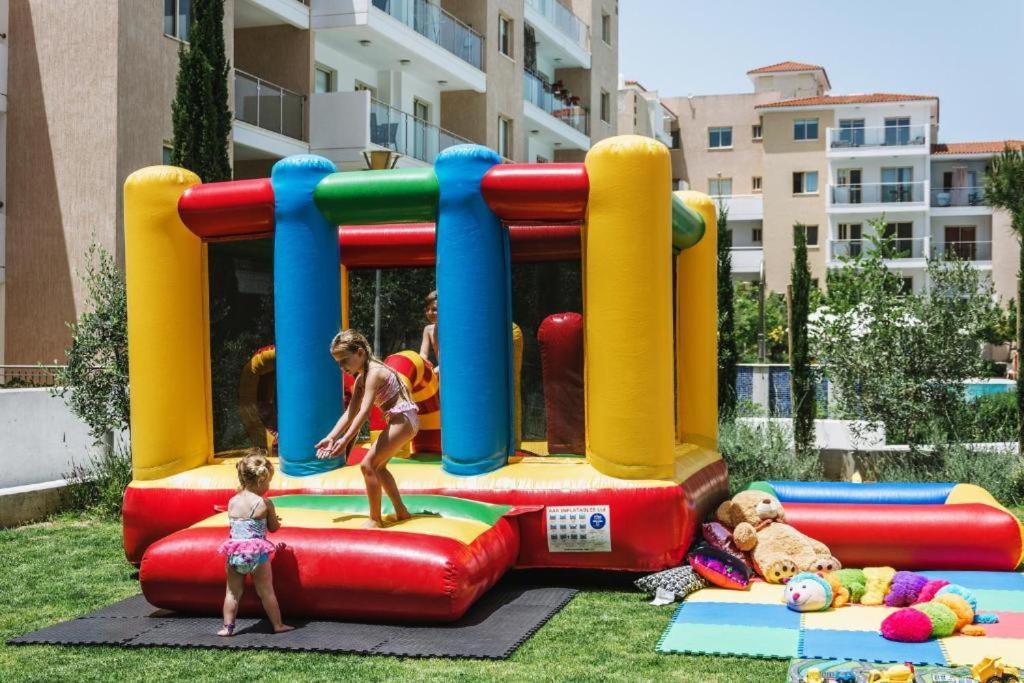 Elysia Park Apartment