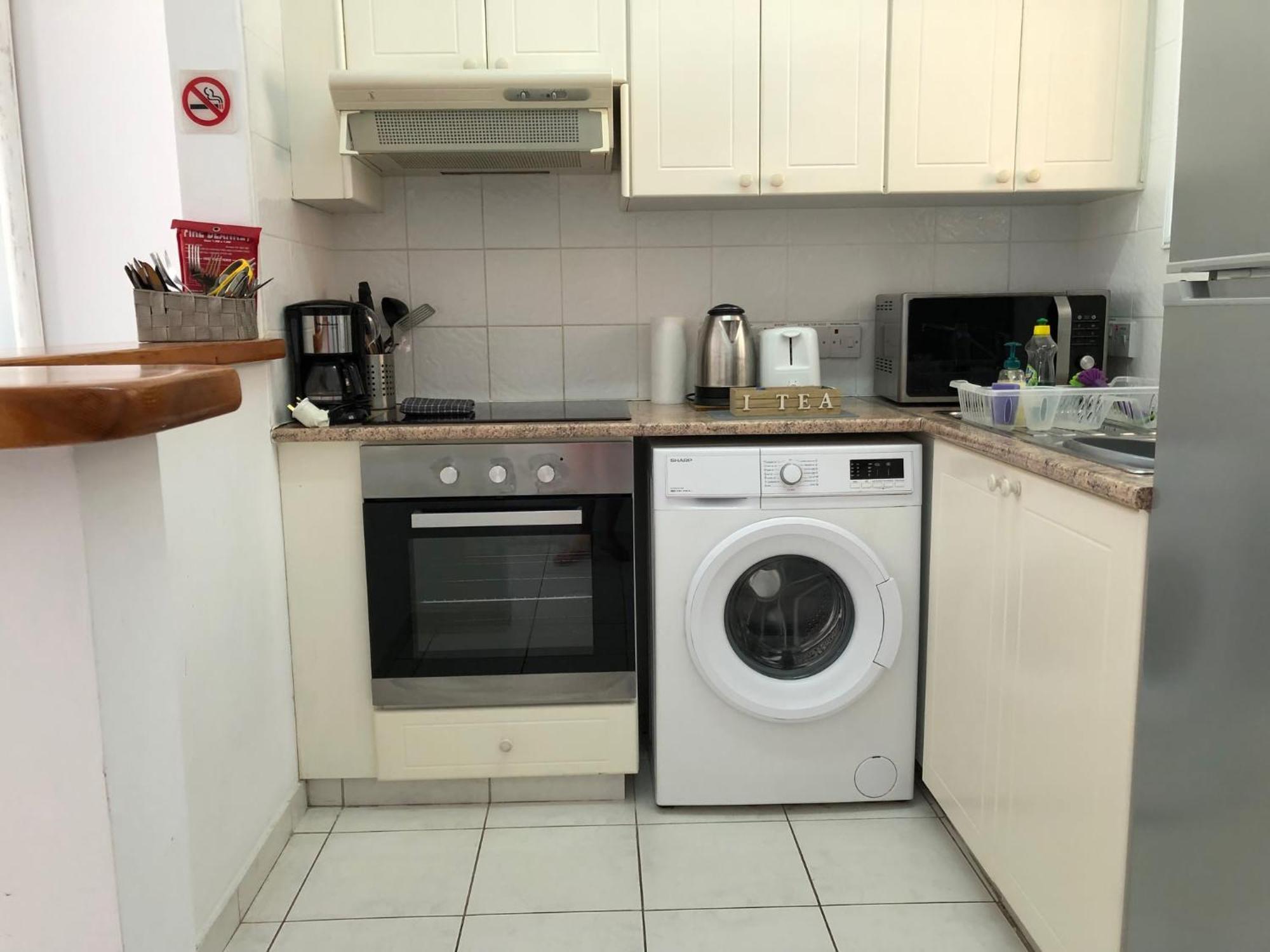 Stylish 1 Bedroom In Limnaria Gardens *