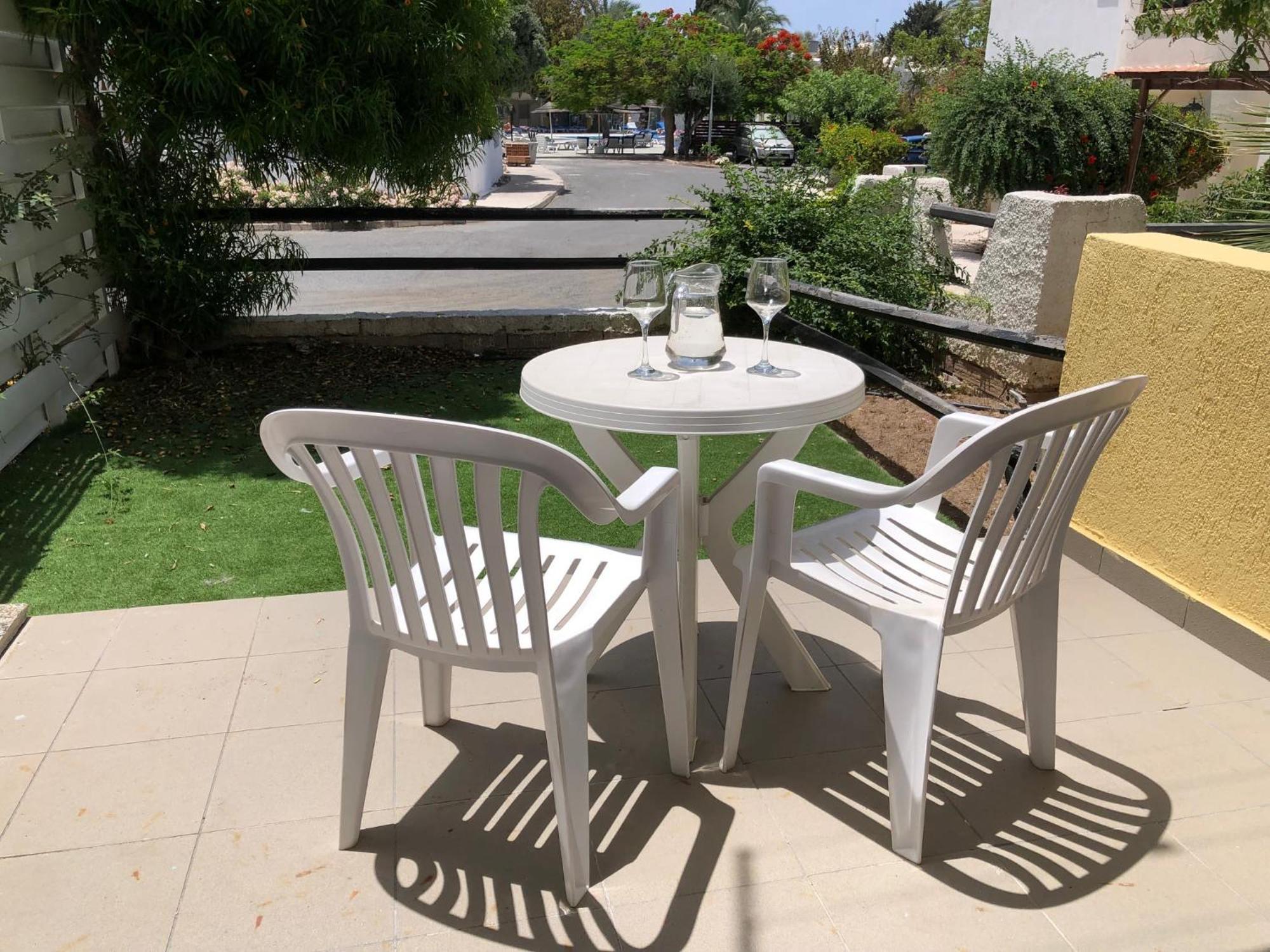 Apartment Sunny Garden By & Pool -